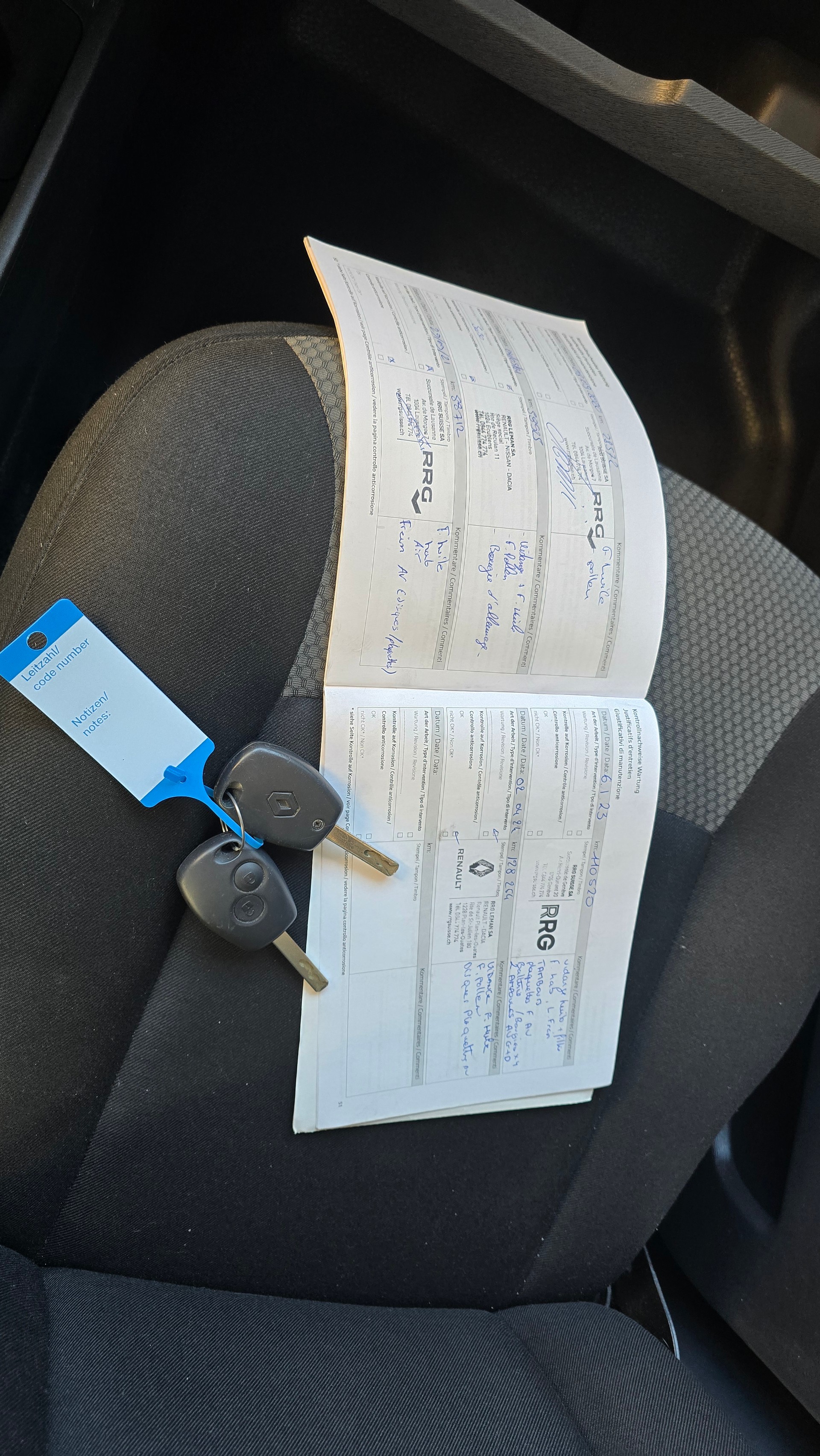 RENAULT Kangoo Medium TCe 115 Business Automat-image-12