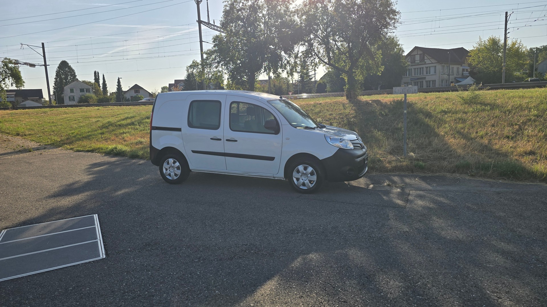 RENAULT Kangoo Medium TCe 115 Business Automat-image-10