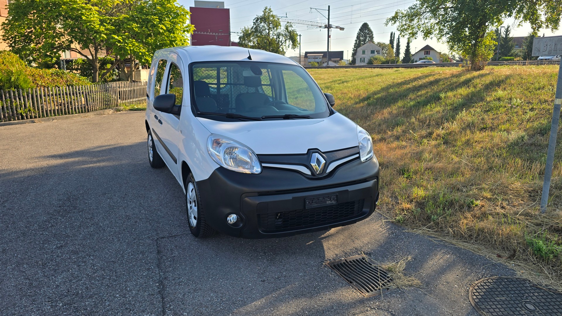 RENAULT Kangoo Medium TCe 115 Business Automat-image-9