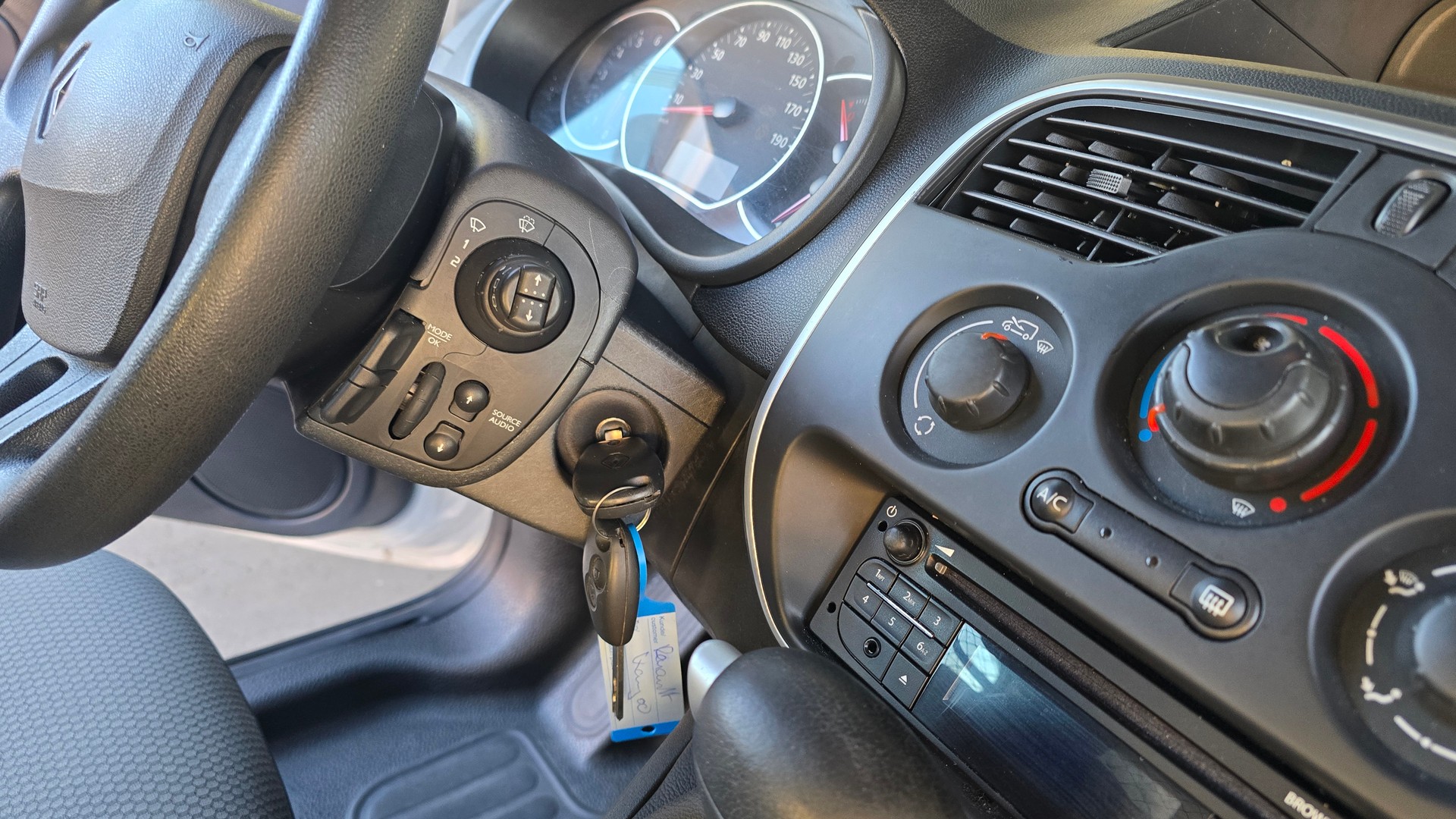 RENAULT Kangoo Medium TCe 115 Business Automat-image-16