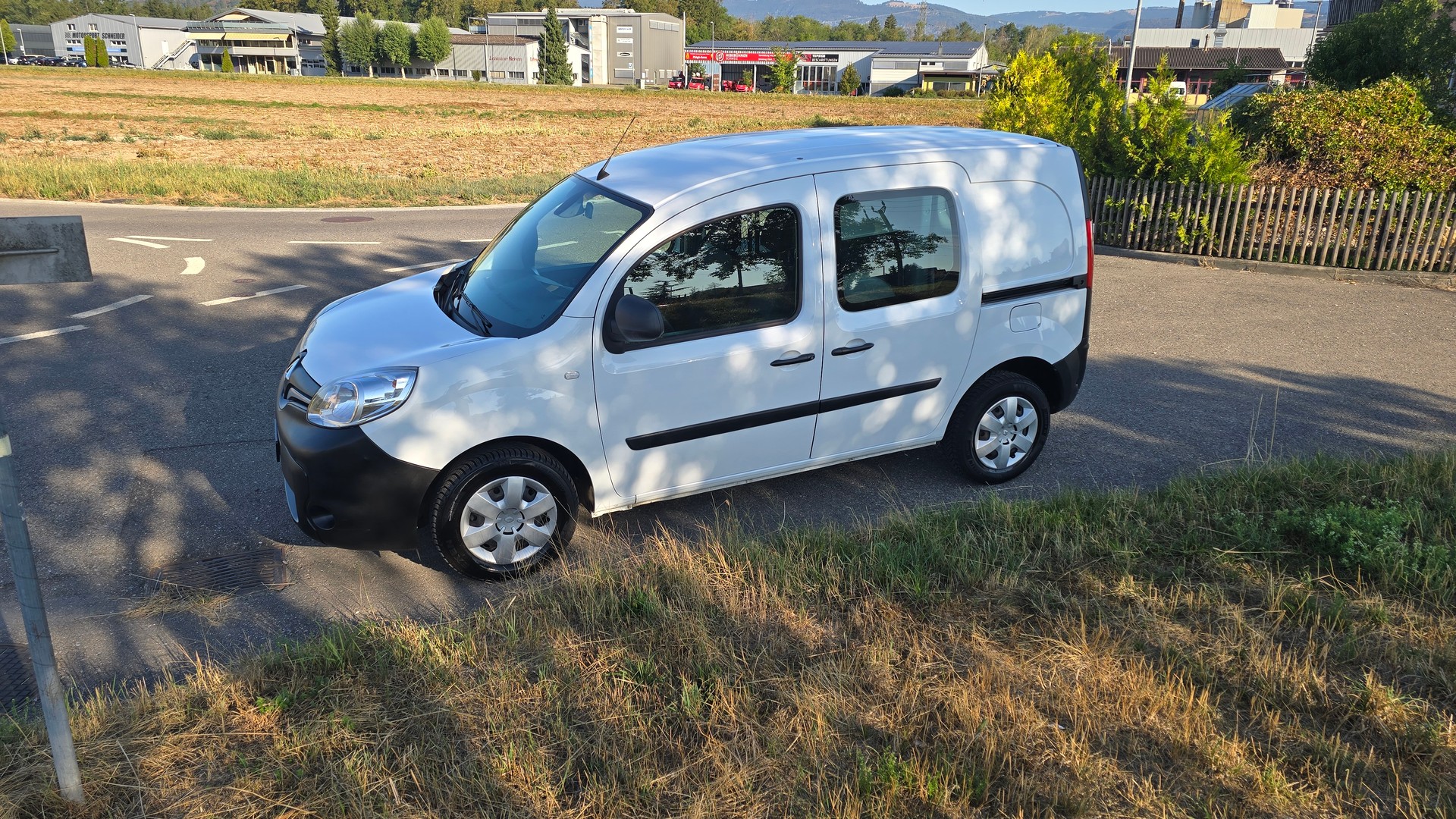 RENAULT Kangoo Medium TCe 115 Business Automat-image-0