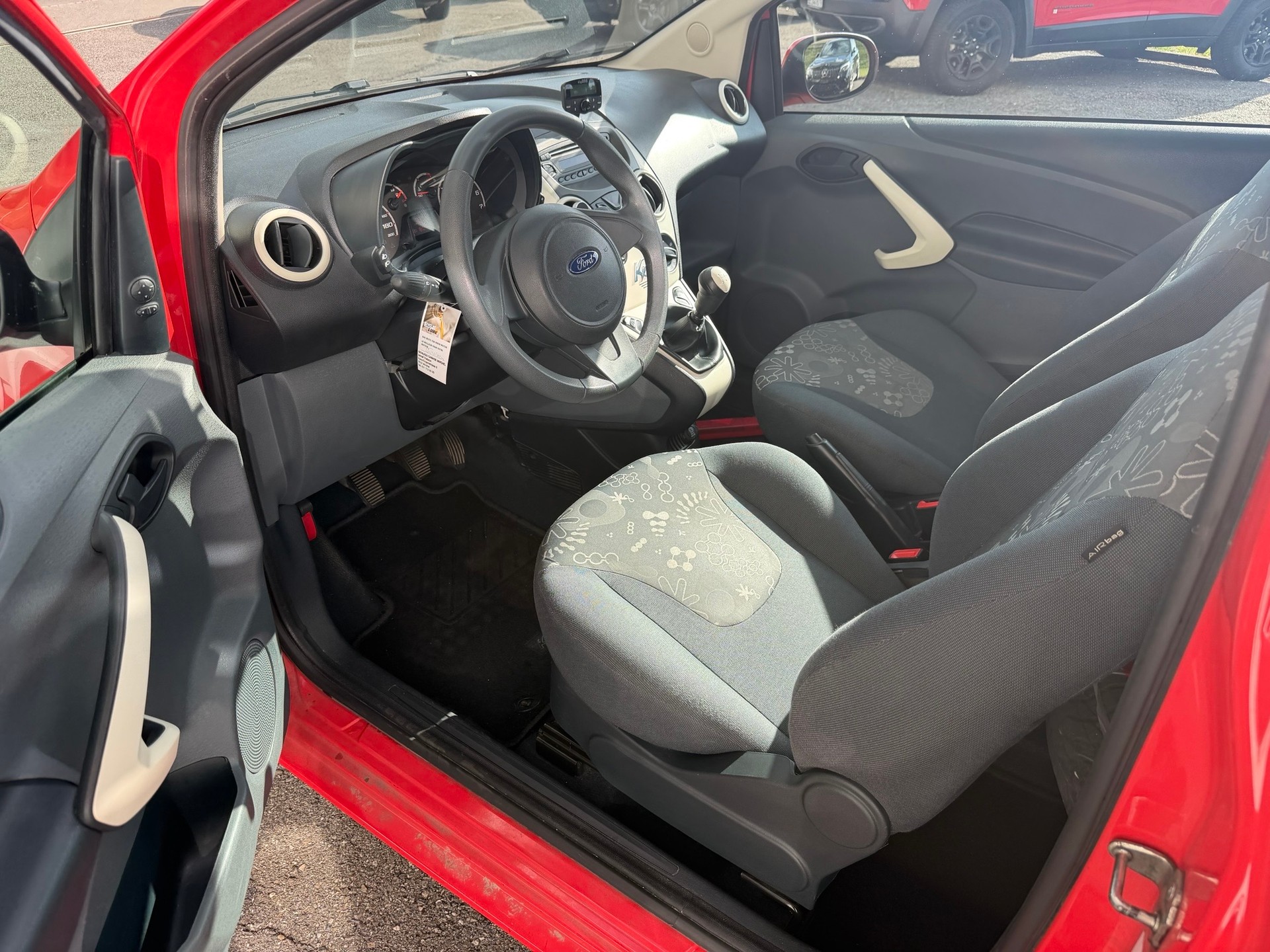 FORD KA 1.25 Titanium-image-7