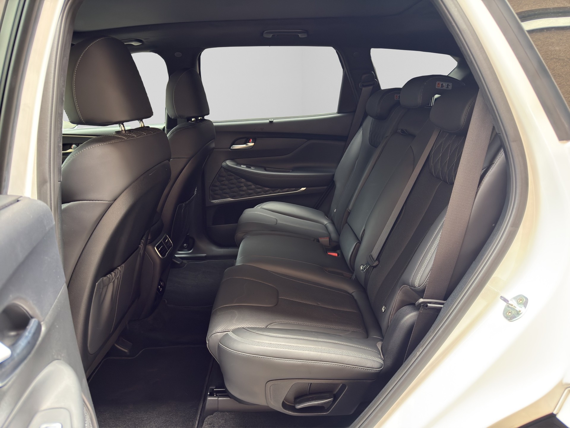 HYUNDAI Santa Fe 1.6 HEV Vert 4WD-image-11