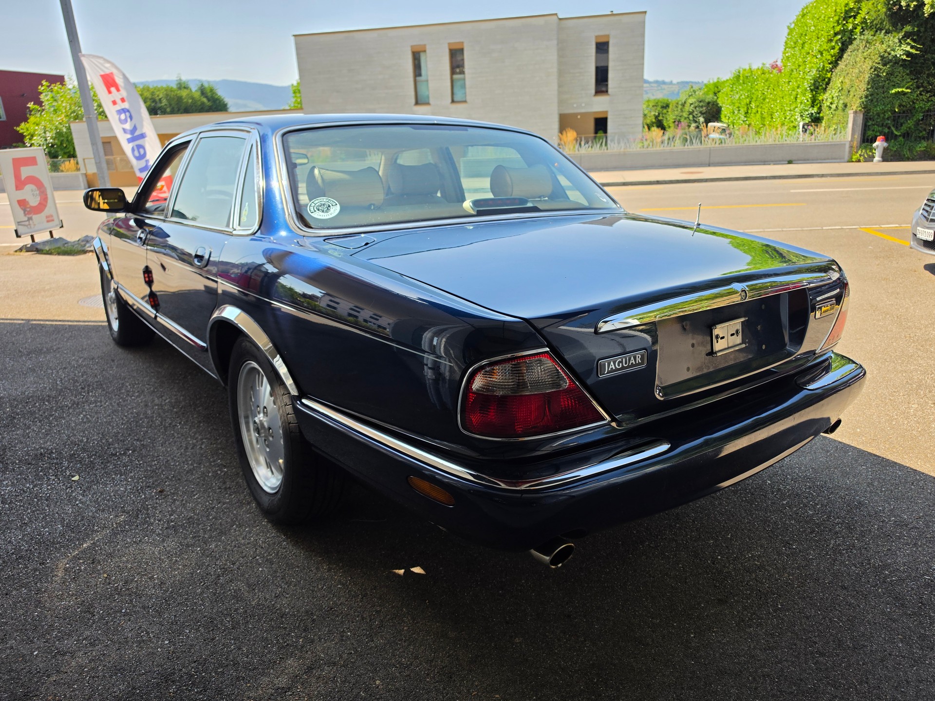 JAGUAR XJ 3.2 V8-image-6