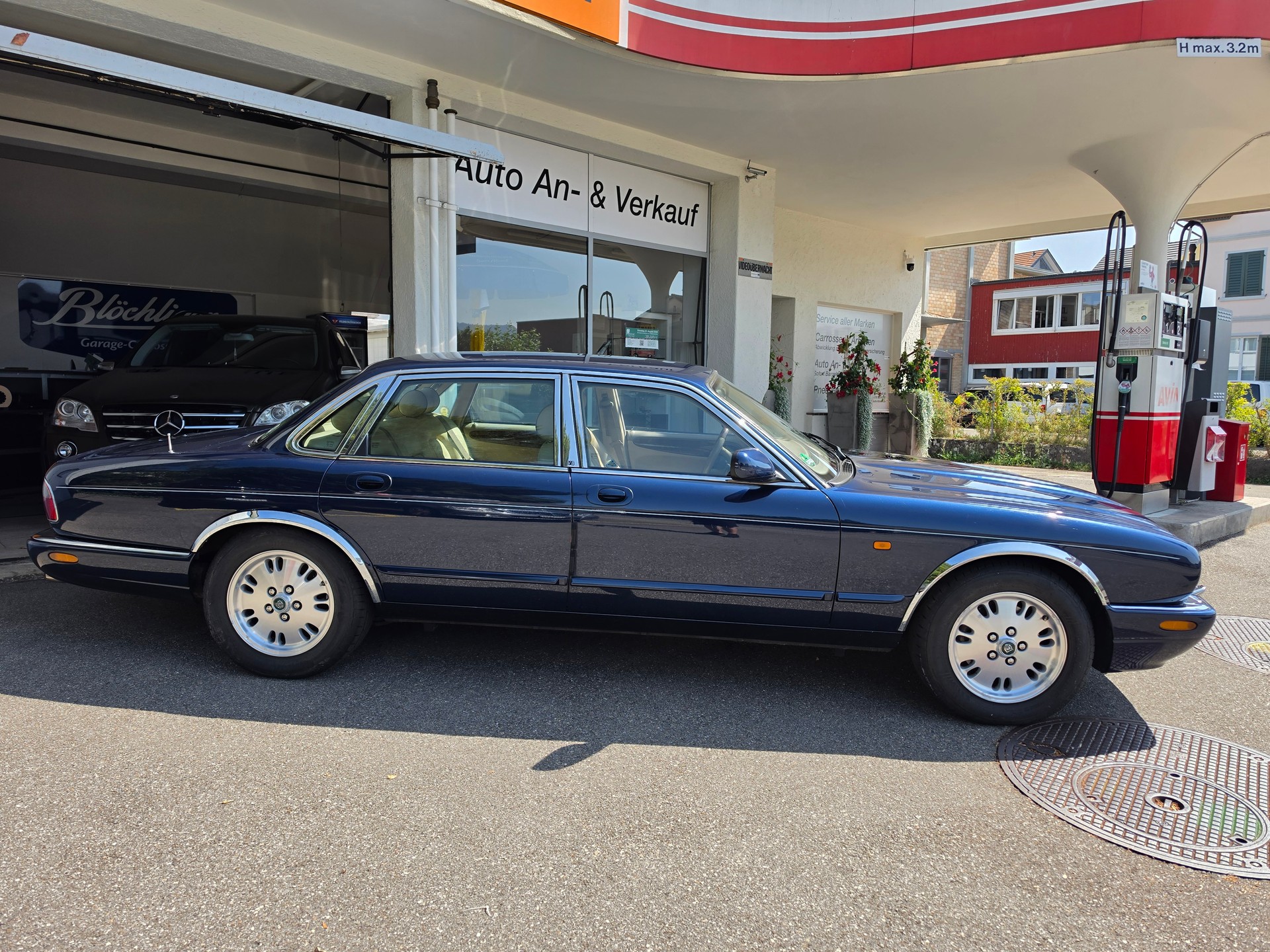 JAGUAR XJ 3.2 V8-image-2