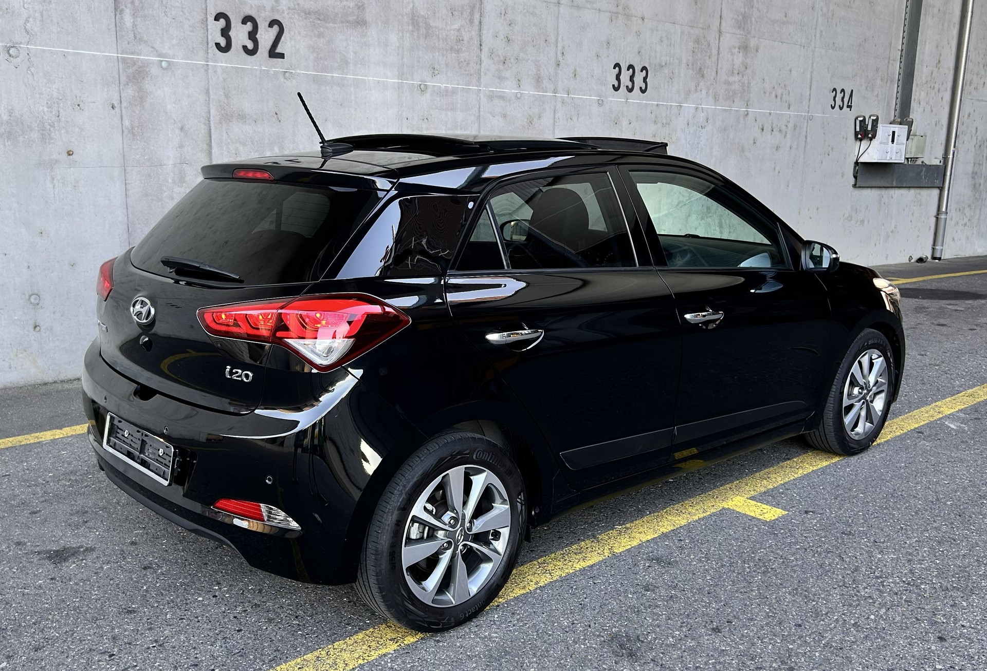 HYUNDAI 1.4 CRDi Vertex-image-2