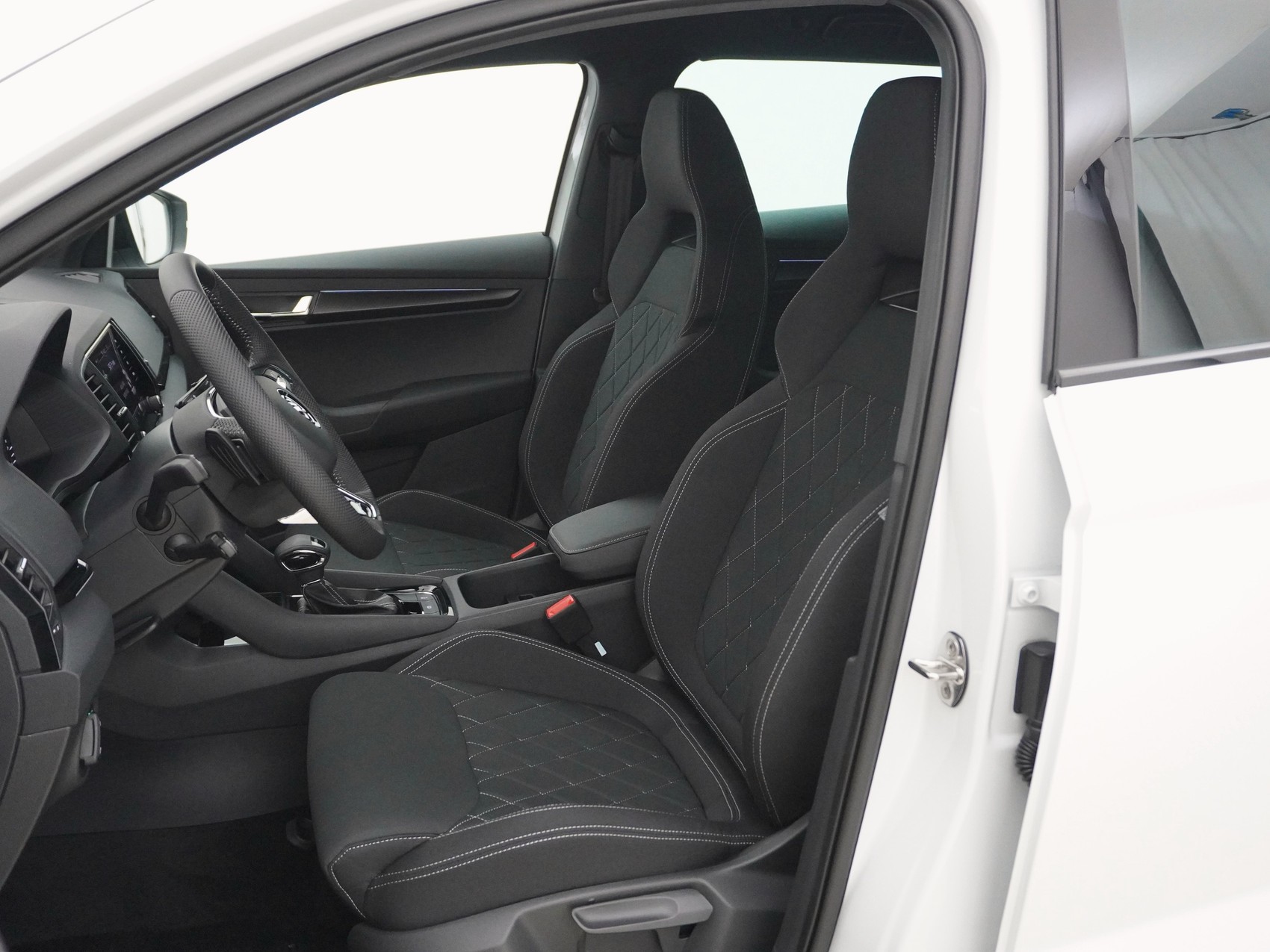 SKODA Karoq 2.0 TSI SportLine DSG 4x4-image-12