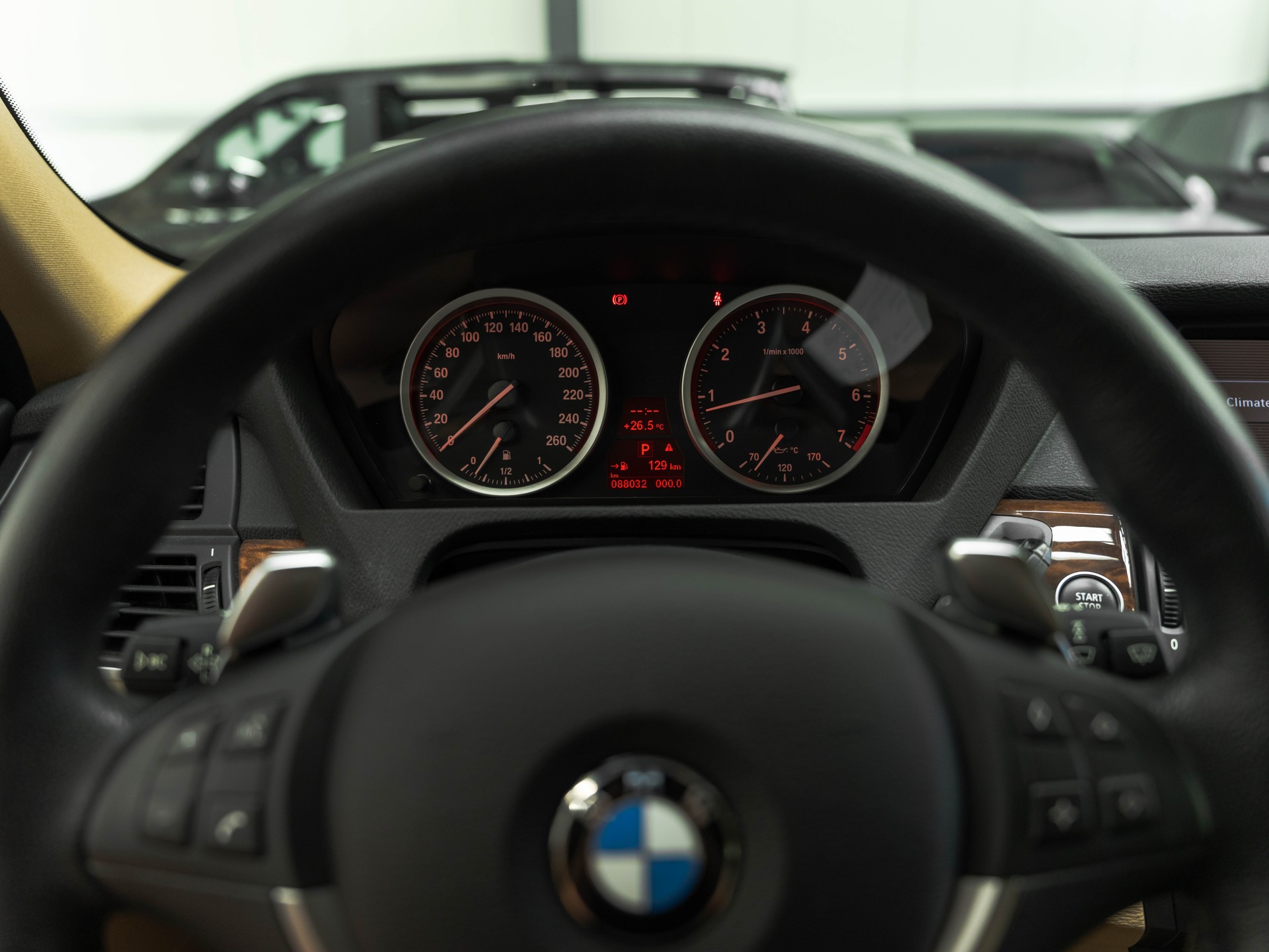 BMW X6 xDrive 50i Steptronic-image-23