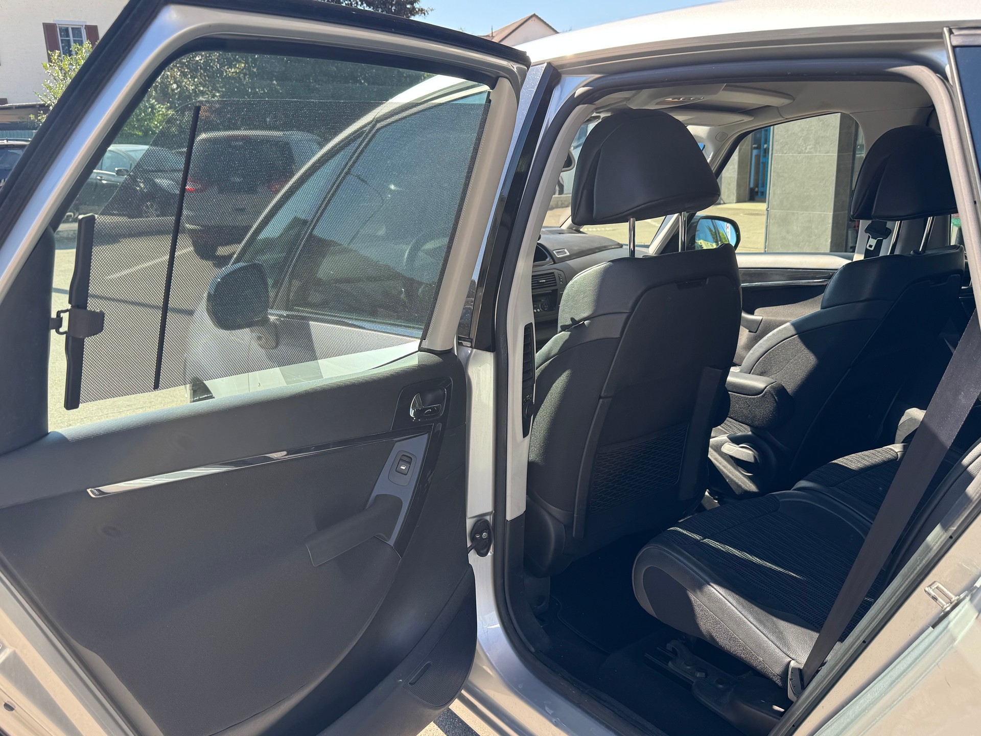 CITROEN C4 Picasso 1.6i 16V THP Exclusive EGS6-image-12