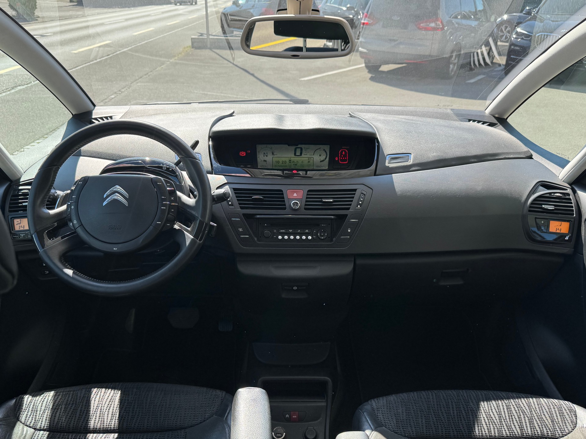 CITROEN C4 Picasso 1.6i 16V THP Exclusive EGS6-image-9