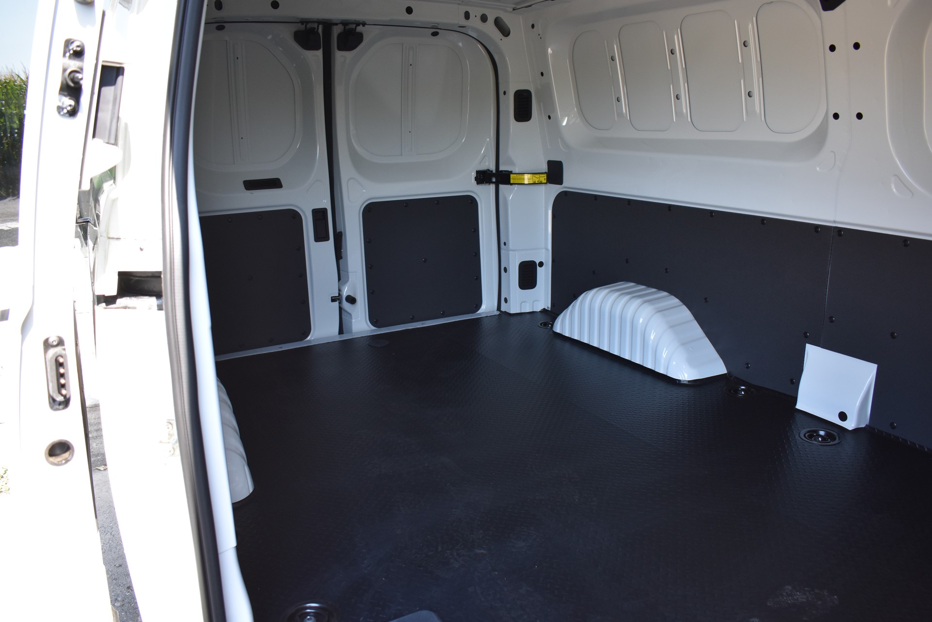 MAXUS eDeliver 7 L2 77kWh-image-9