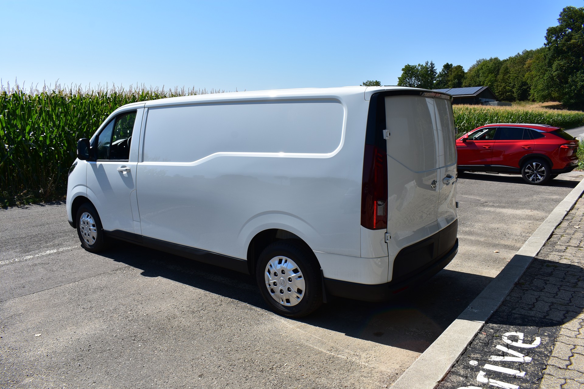 MAXUS eDeliver 7 L2 77kWh-image-4