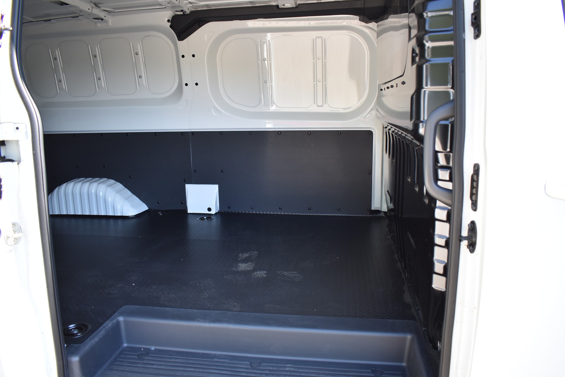 MAXUS eDeliver 7 L2 77kWh-image-8