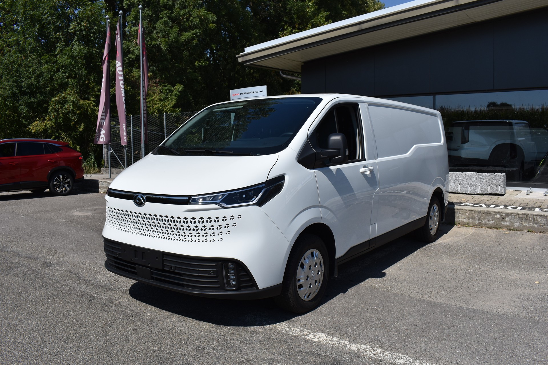 MAXUS eDeliver 7 L2 77kWh-image-2