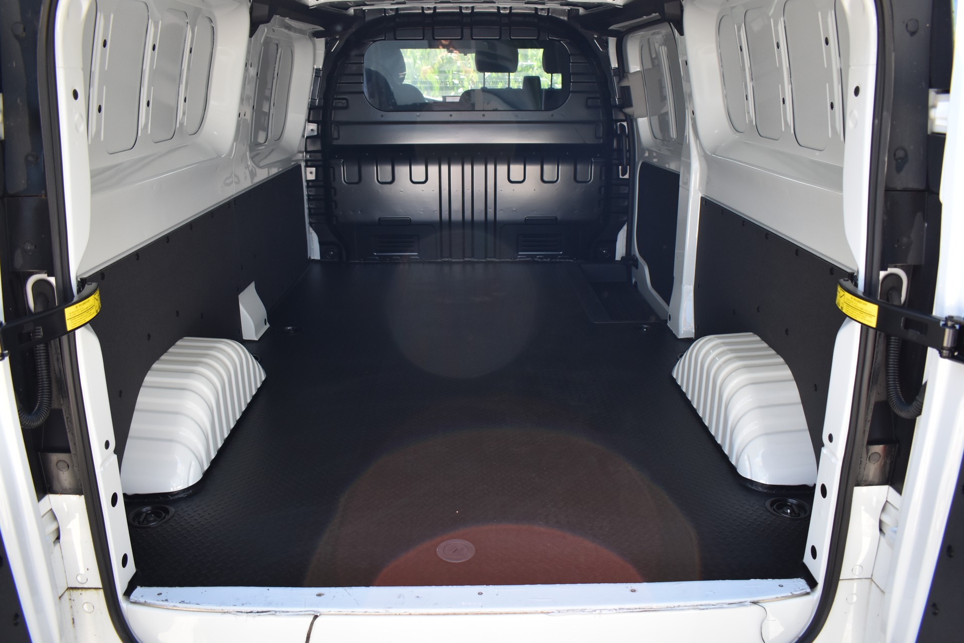 MAXUS eDeliver 7 L2 77kWh-image-7