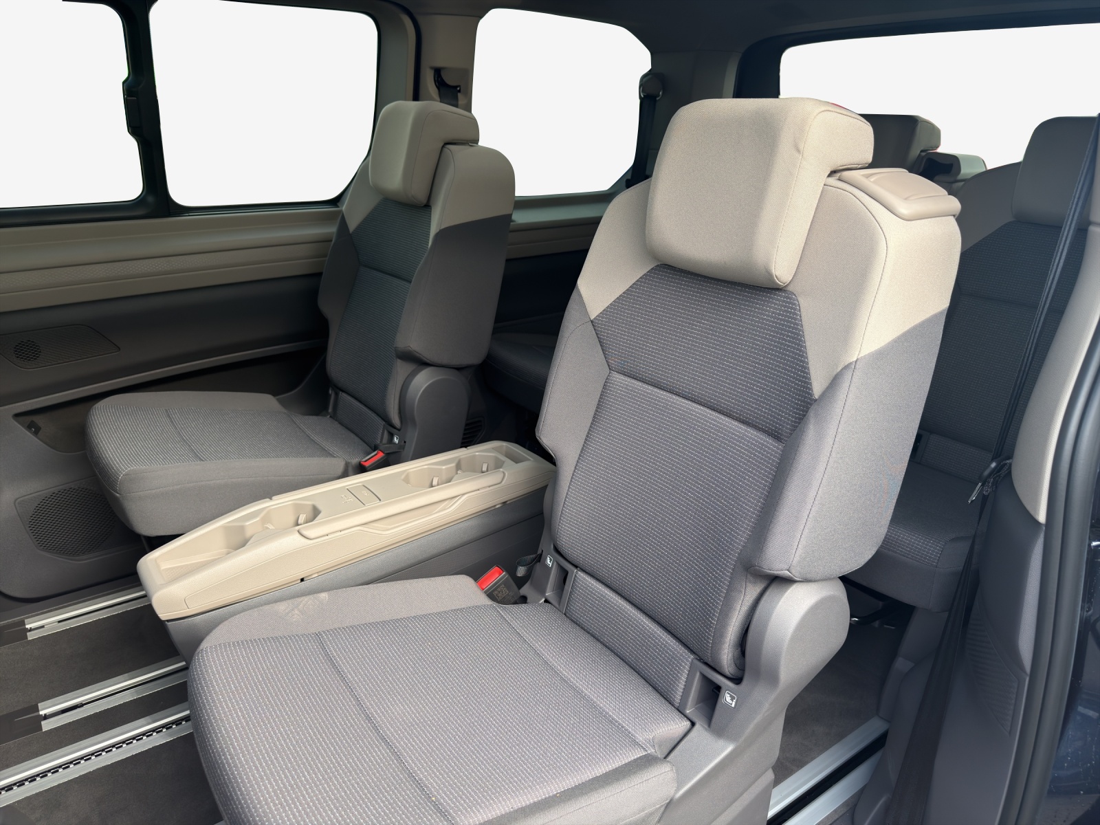 VW Multivan 1.5 eHybrid 4Motion DSG-image-11
