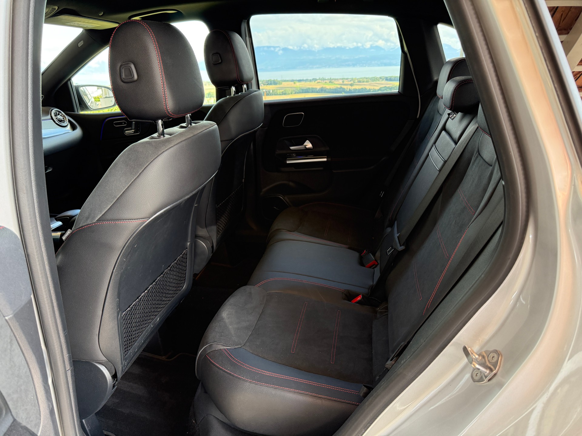 MERCEDES-BENZ B 250 AMG Line 4matic-image-5