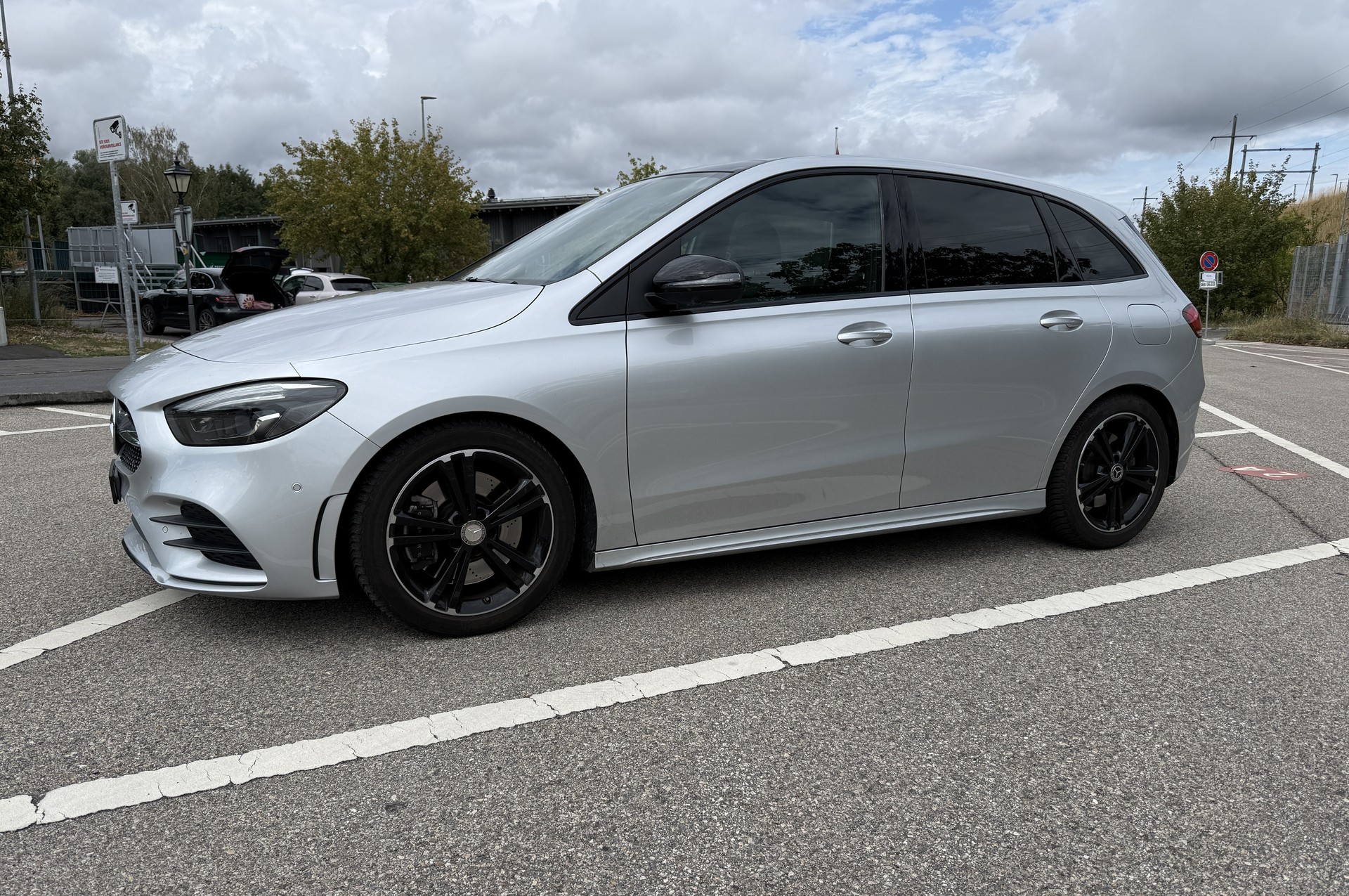MERCEDES-BENZ B 250 AMG Line 4matic-image-0