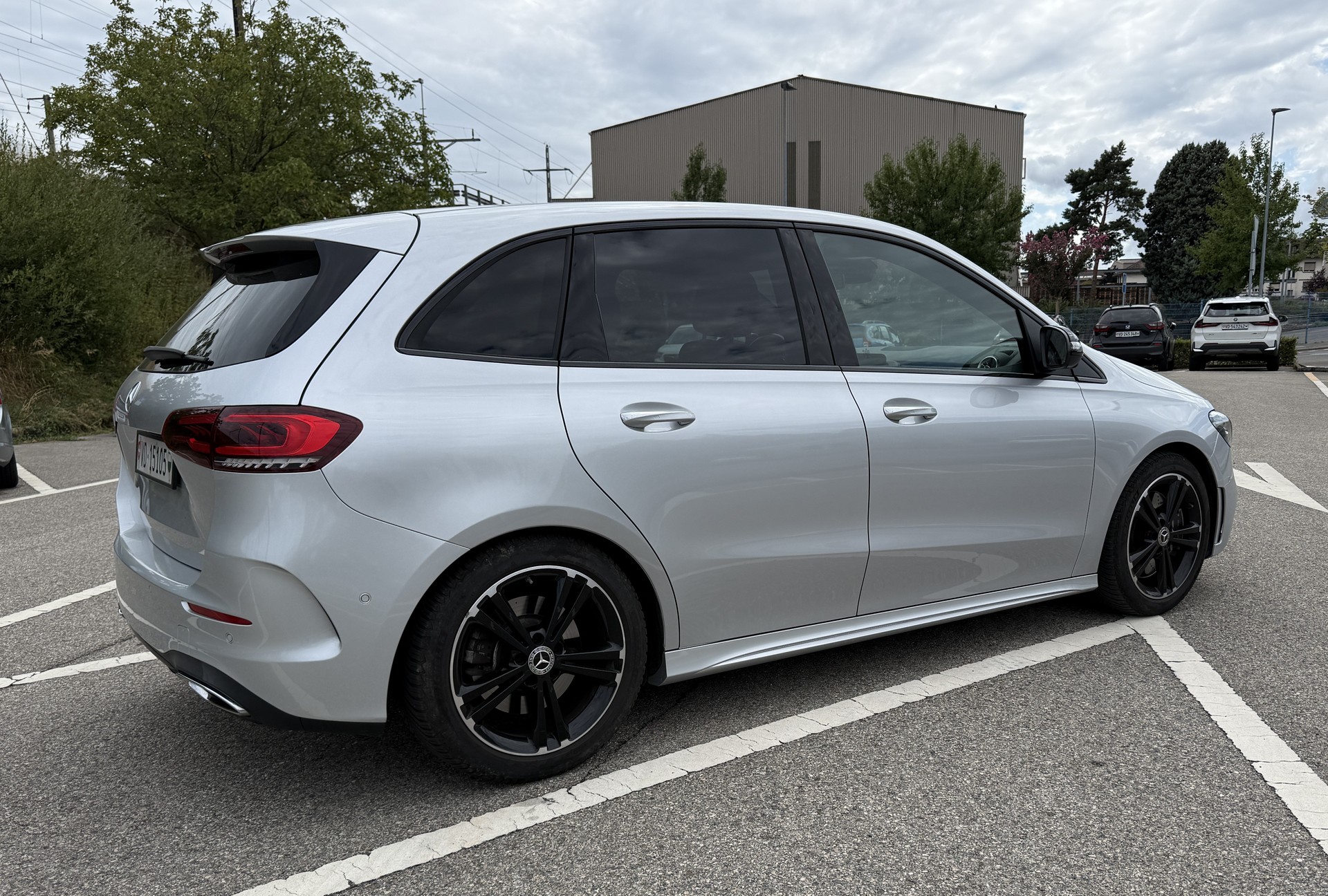 MERCEDES-BENZ B 250 AMG Line 4matic-image-2