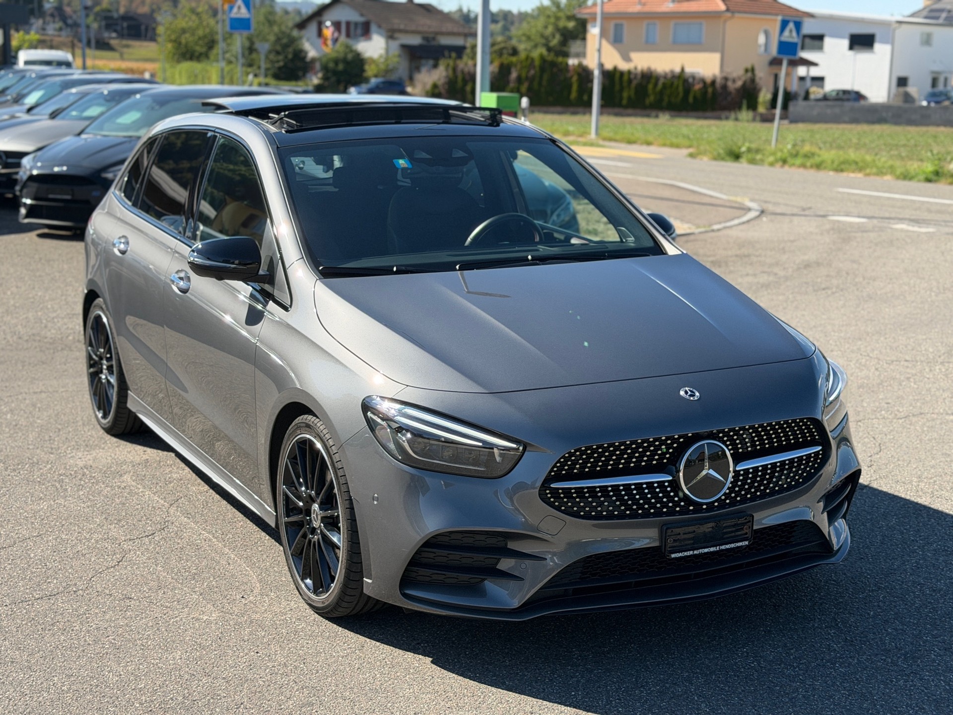 MERCEDES-BENZ B 220 4Matic AMG Line 7G-DCT-image-13