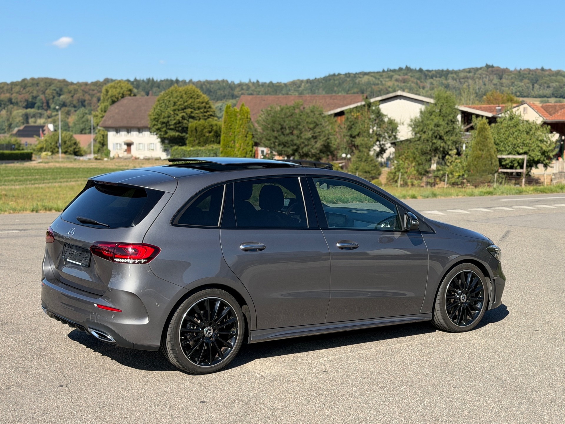 MERCEDES-BENZ B 220 4Matic AMG Line 7G-DCT-image-14