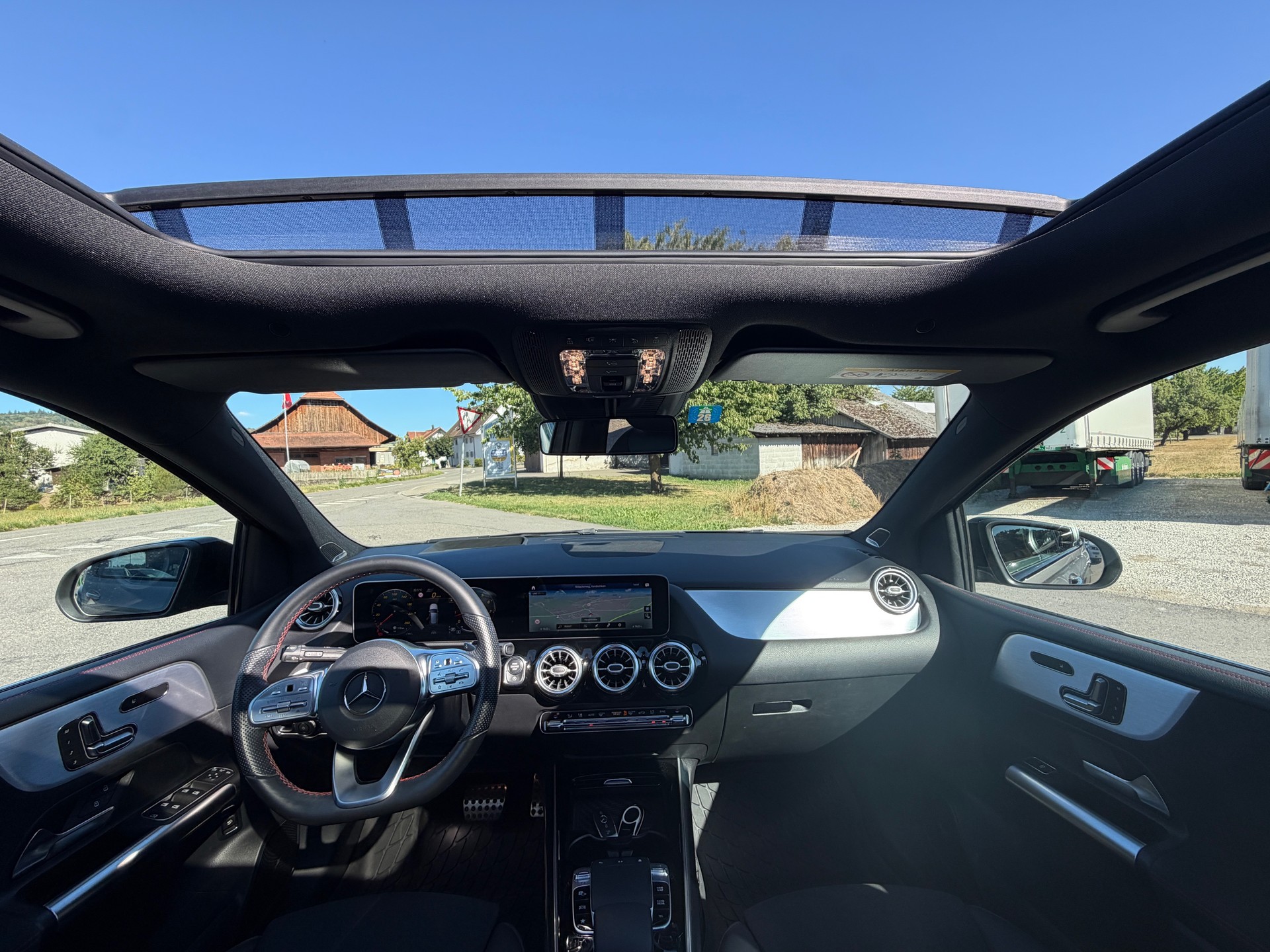 MERCEDES-BENZ B 220 4Matic AMG Line 7G-DCT-image-6