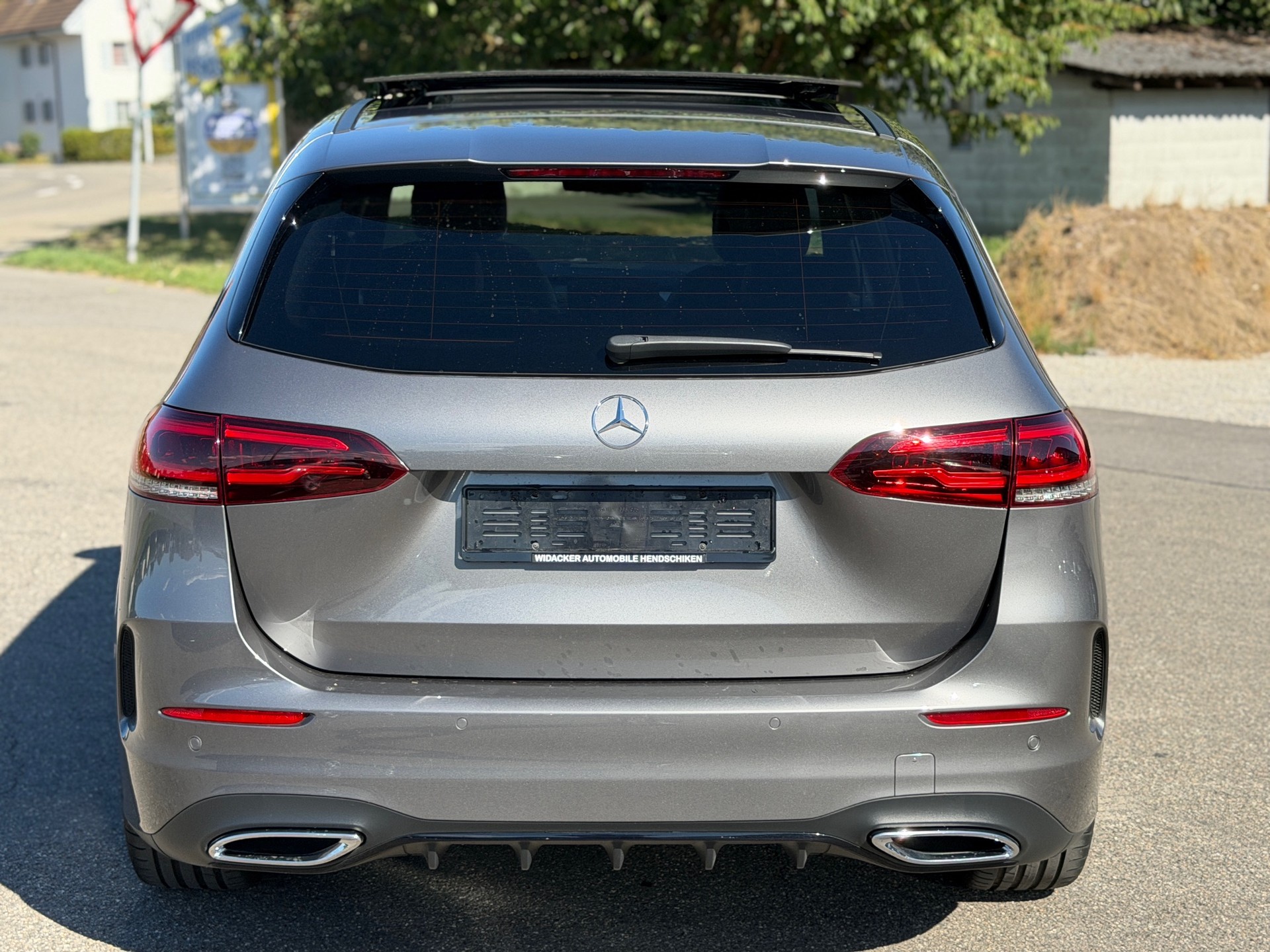 MERCEDES-BENZ B 220 4Matic AMG Line 7G-DCT-image-4