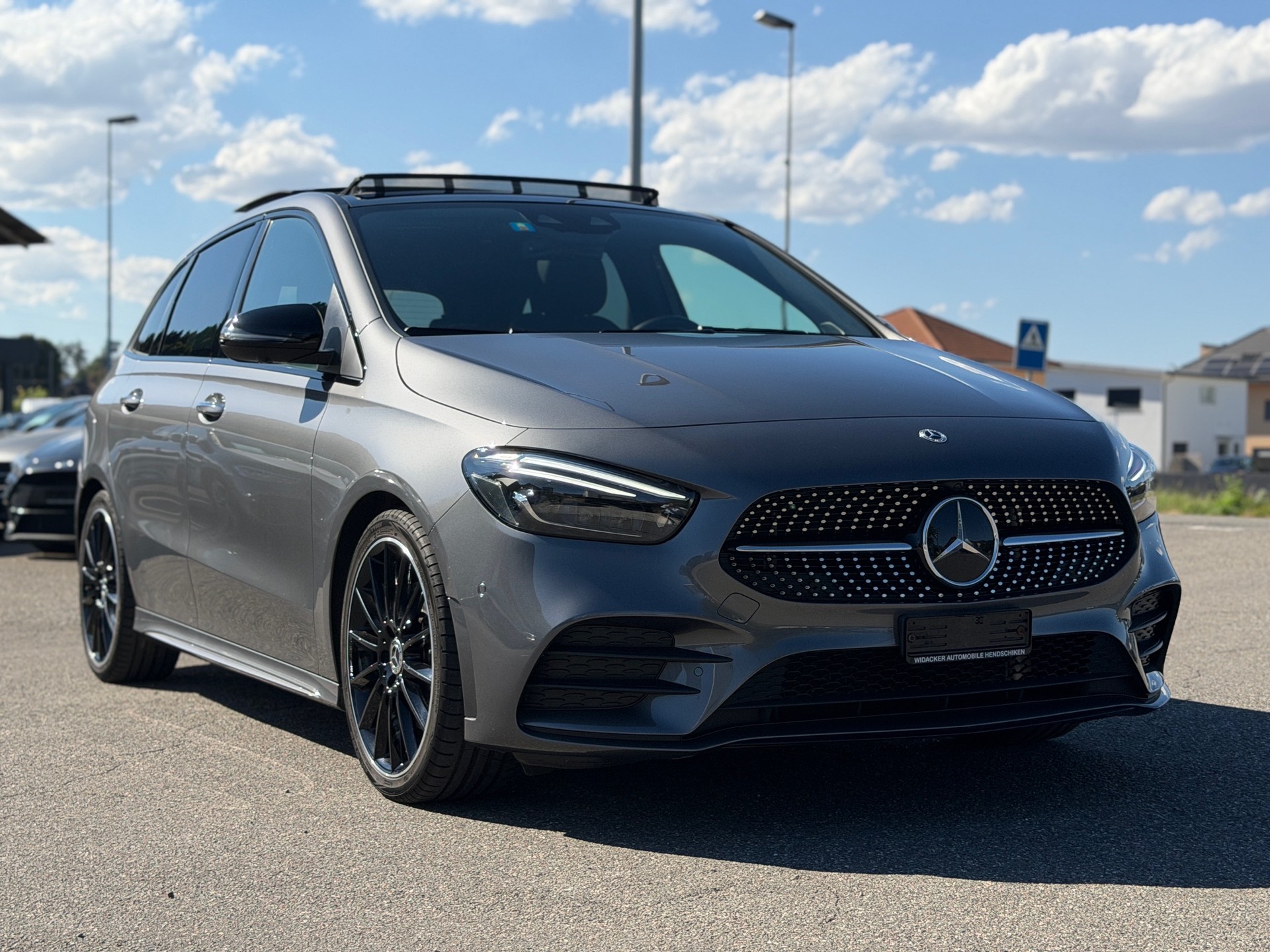 MERCEDES-BENZ B 220 4Matic AMG Line 7G-DCT-image-2