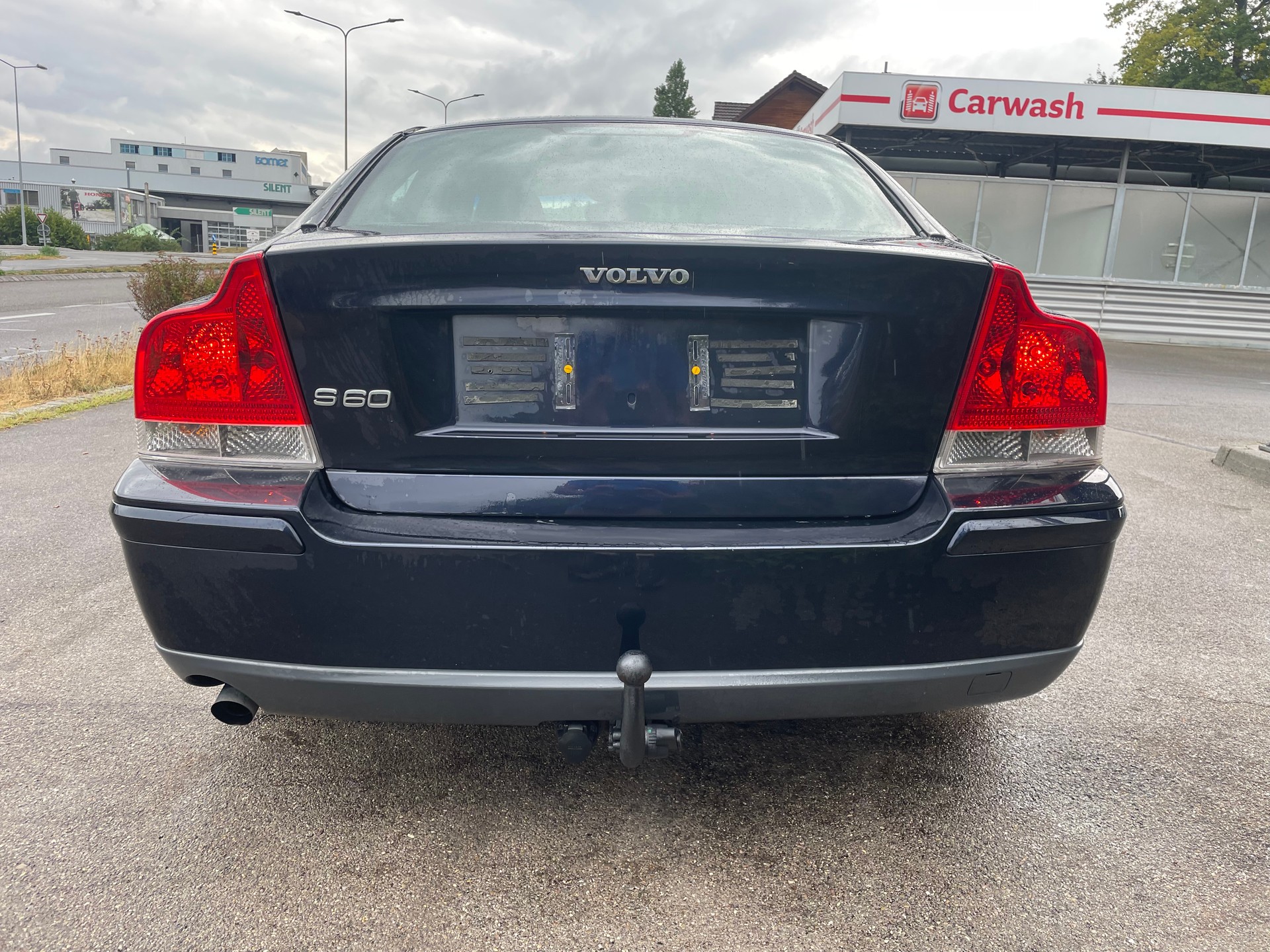 VOLVO S60 2.4-image-2