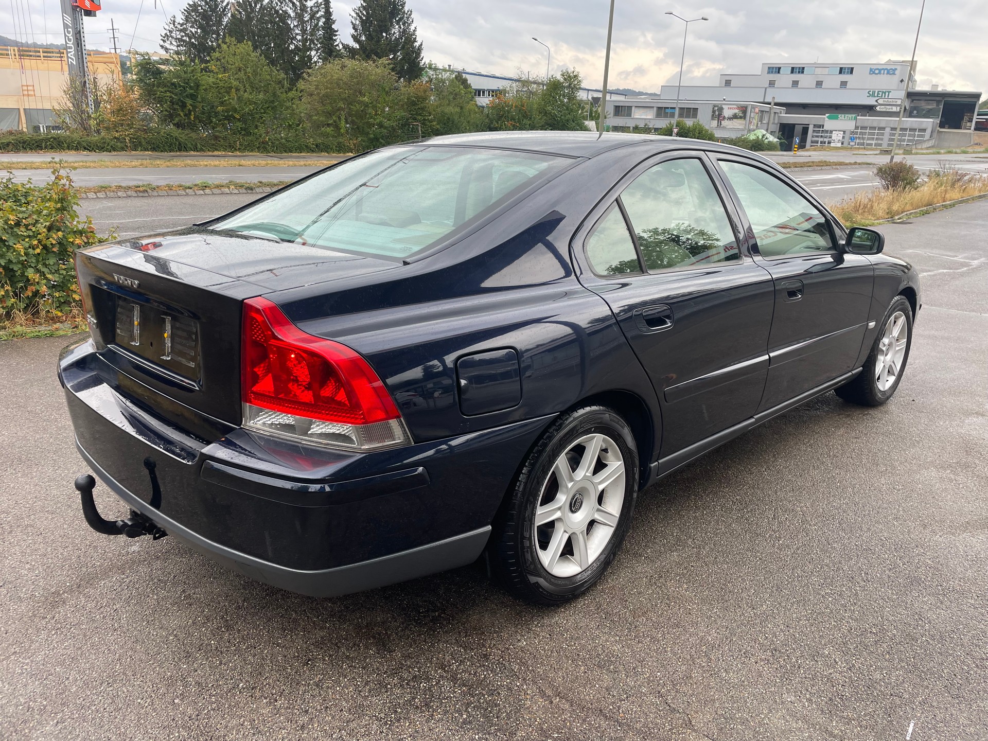 VOLVO S60 2.4-image-4