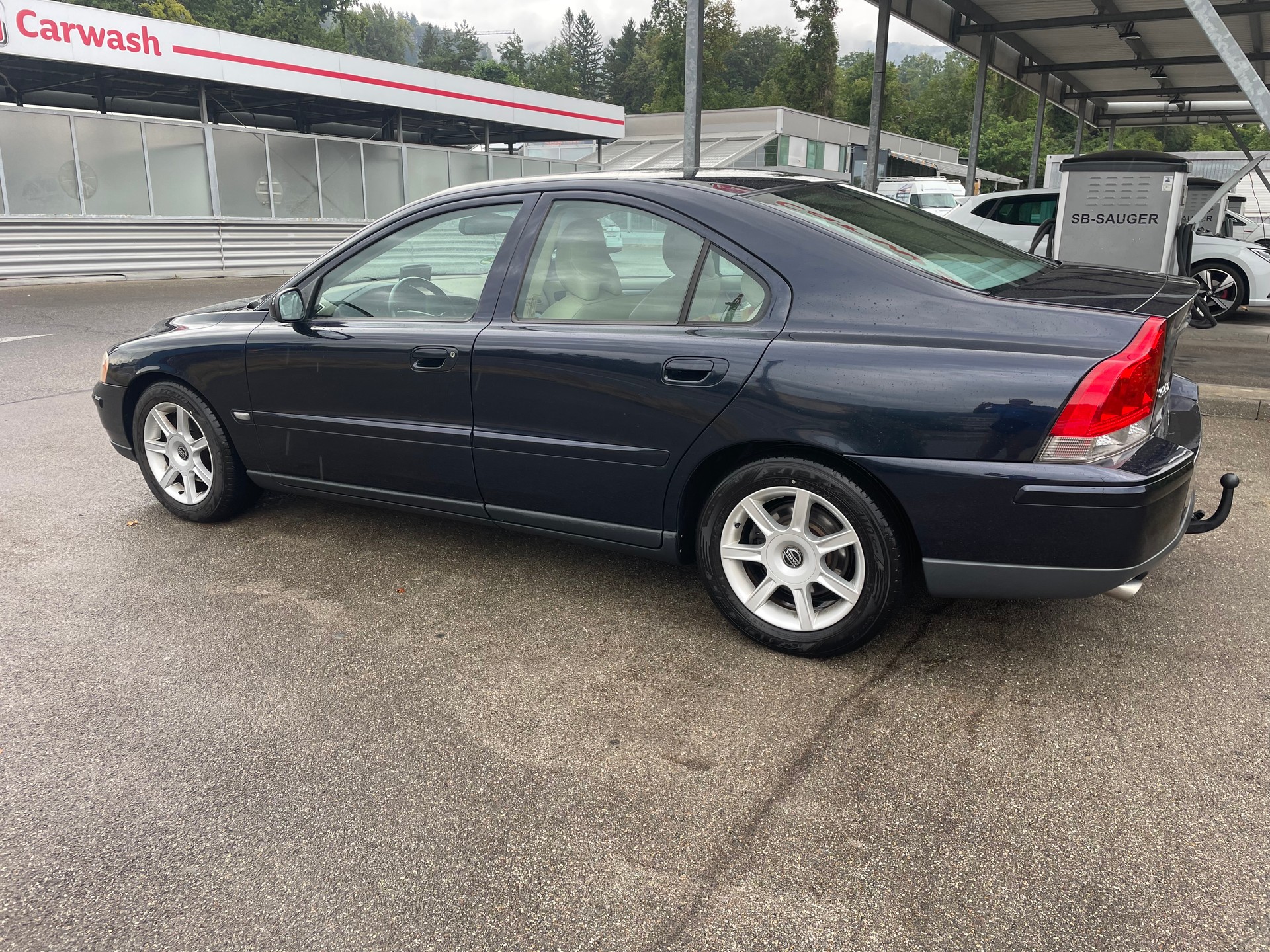 VOLVO S60 2.4-image-8