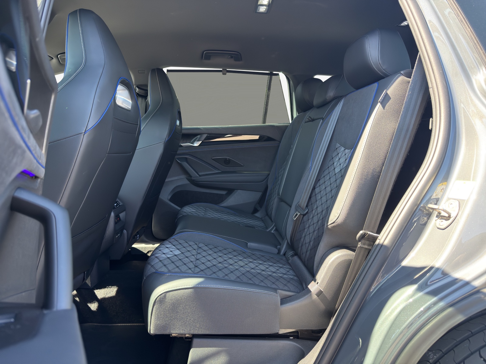 VW Tayron 2.0 TSI R-Line DSG 4Motion-image-11