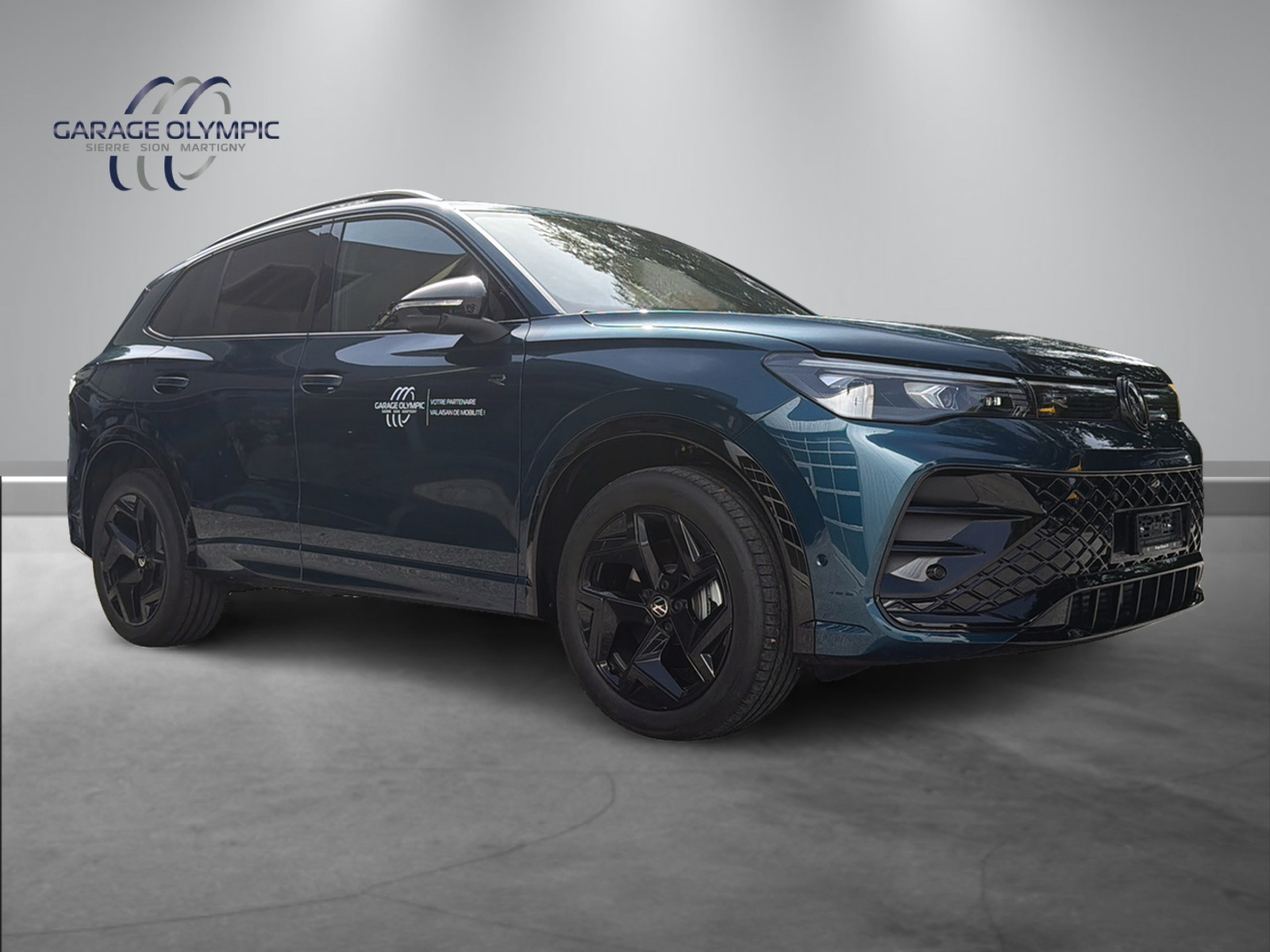 VW Tiguan 2.0 TSI DSG R-Line 4Motion-image-1