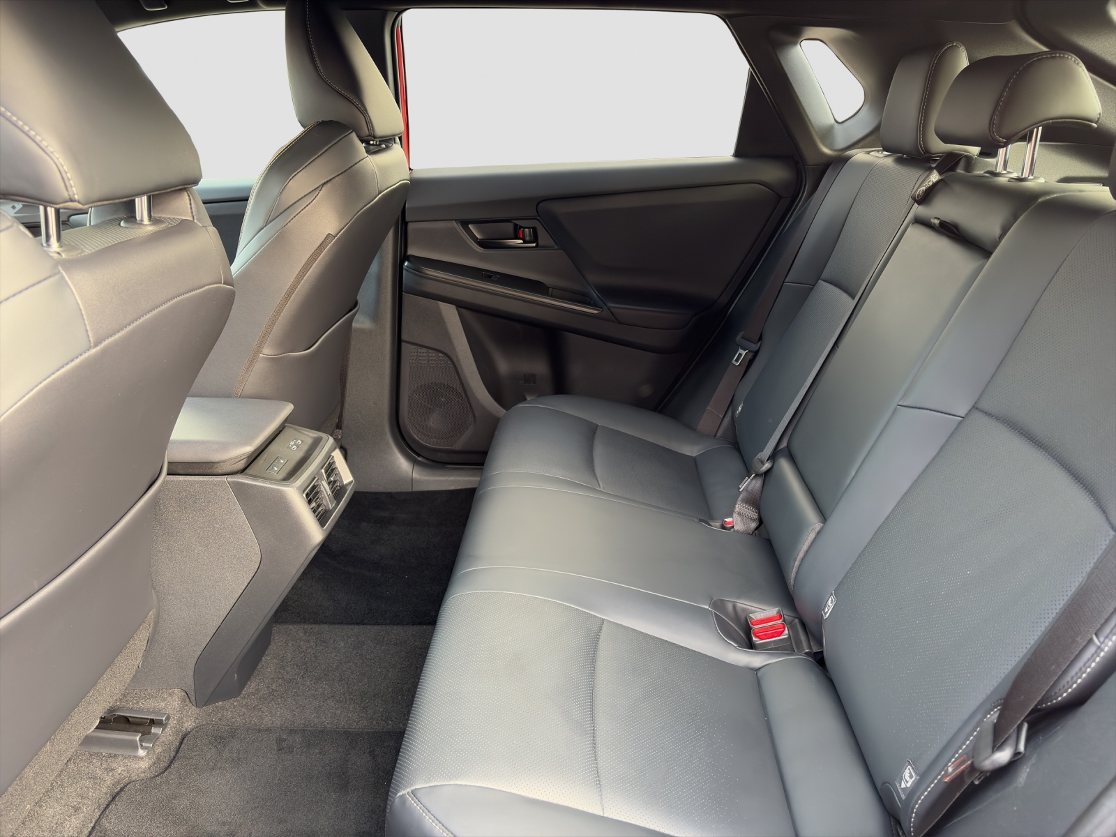 TOYOTA bZ4X Premium AWD-image-10