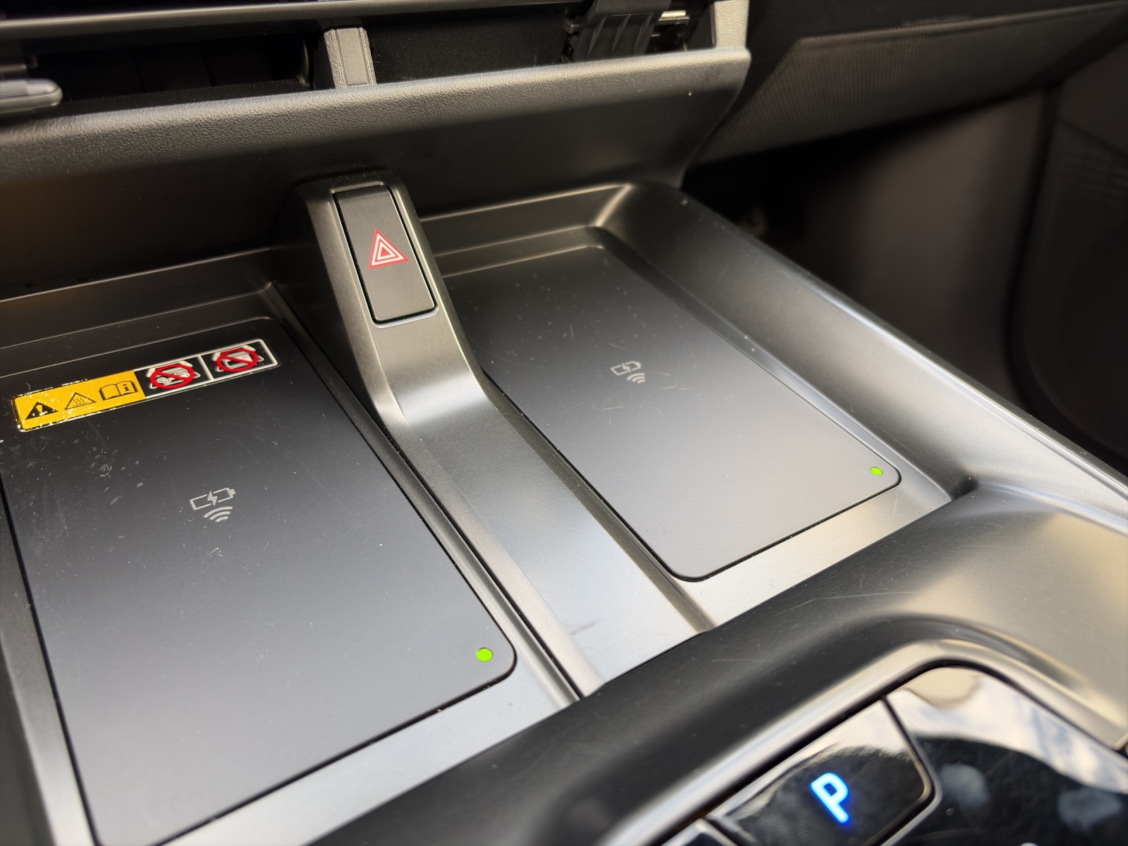 TOYOTA bZ4X Premium AWD-image-18