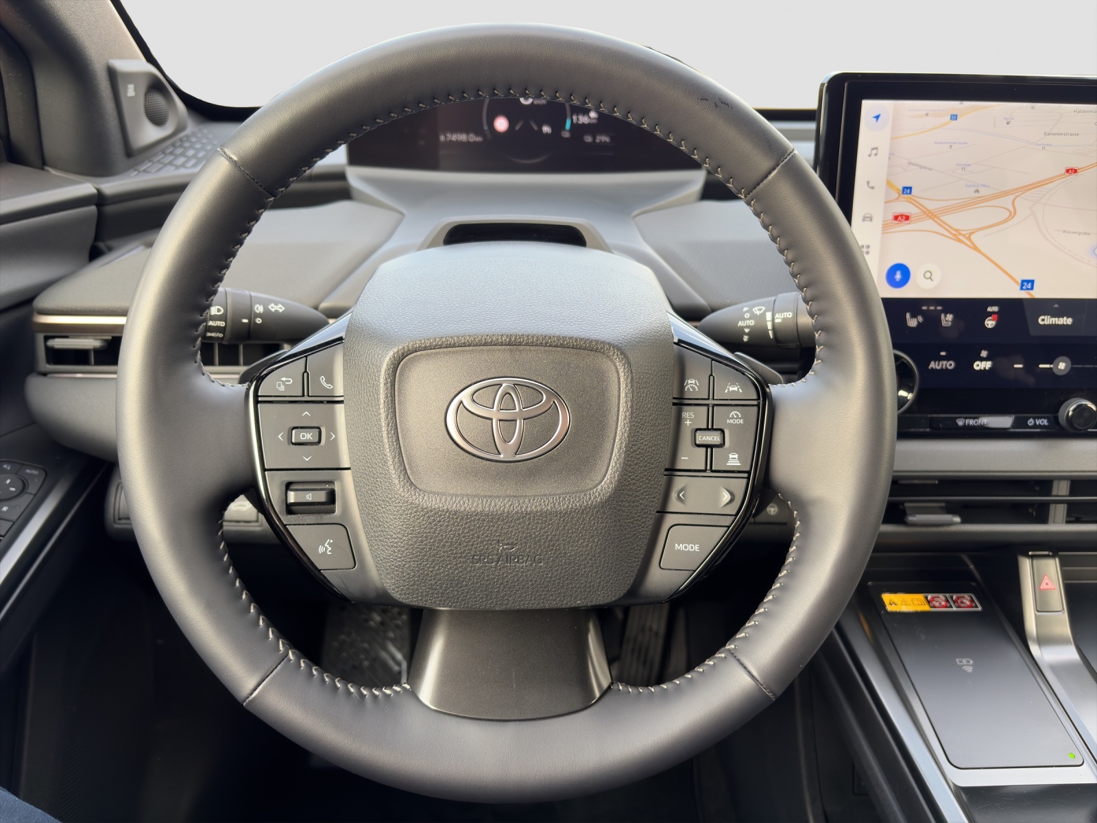 TOYOTA bZ4X Premium AWD-image-13