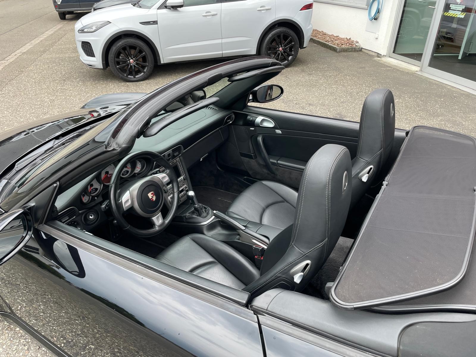 PORSCHE 911 Cabrio Carrera 4S-image-9