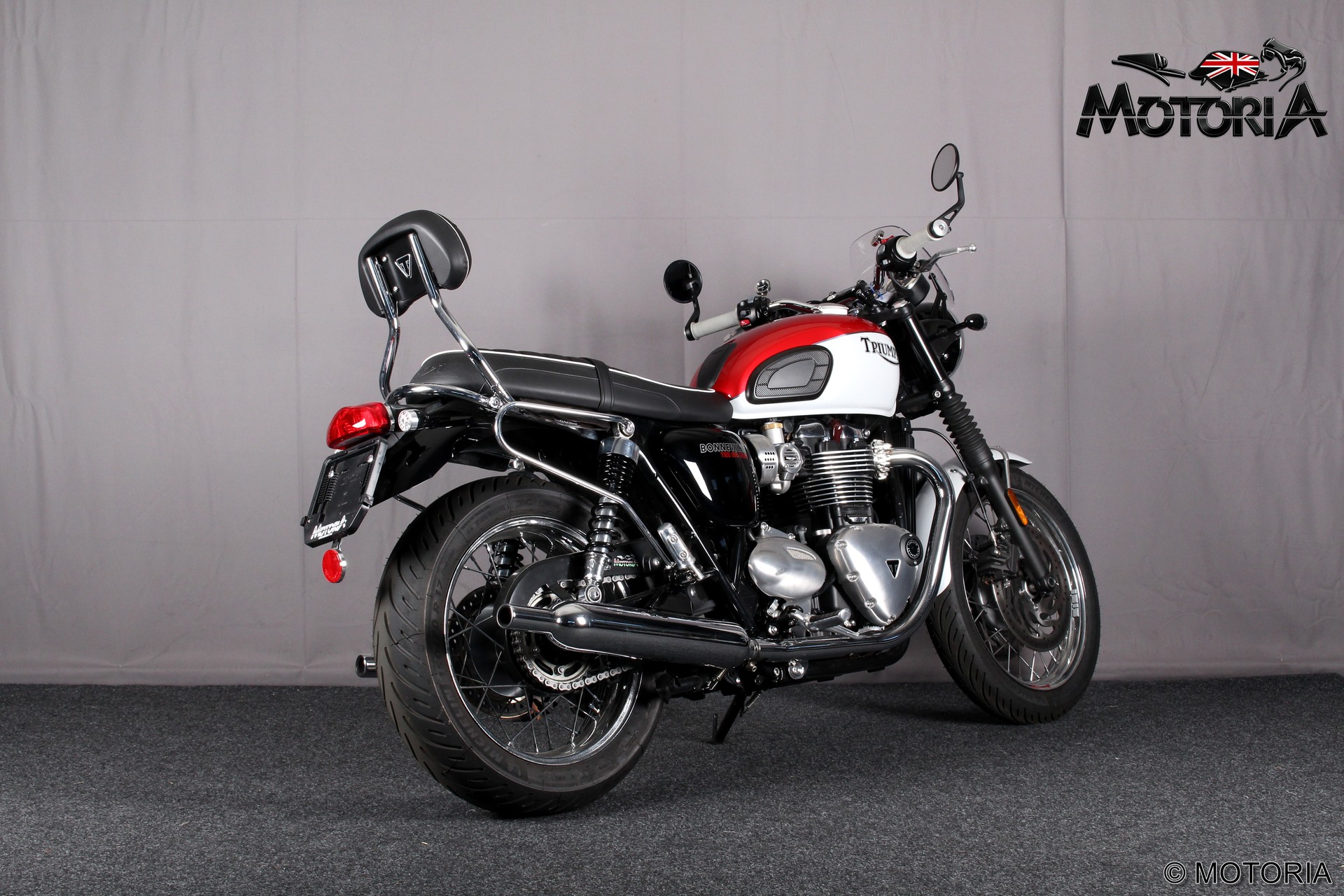 TRIUMPH Bonneville T120 ABS-showroom-element-2