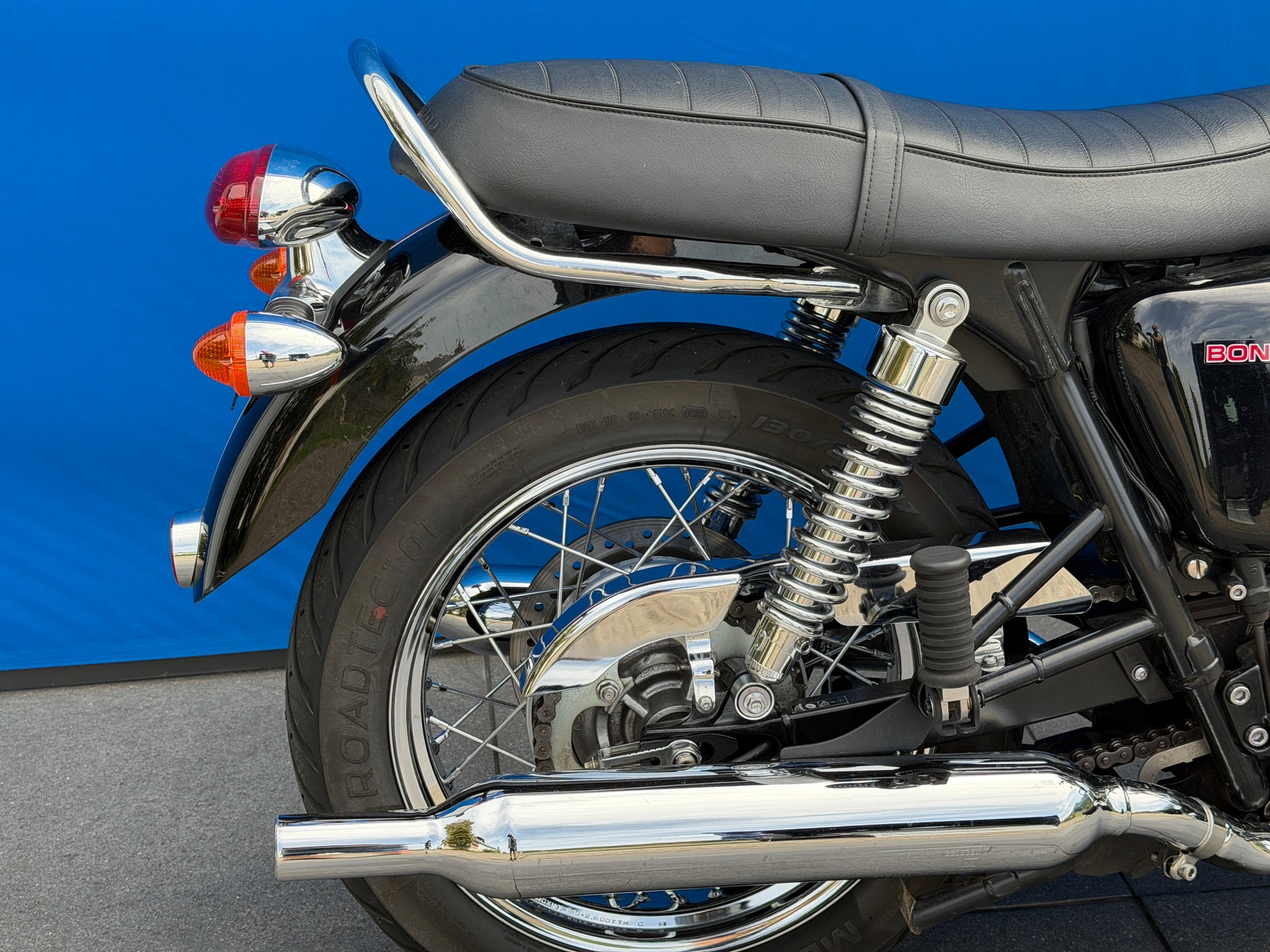 TRIUMPH Bonneville 900 i T 100-showroom-element-3