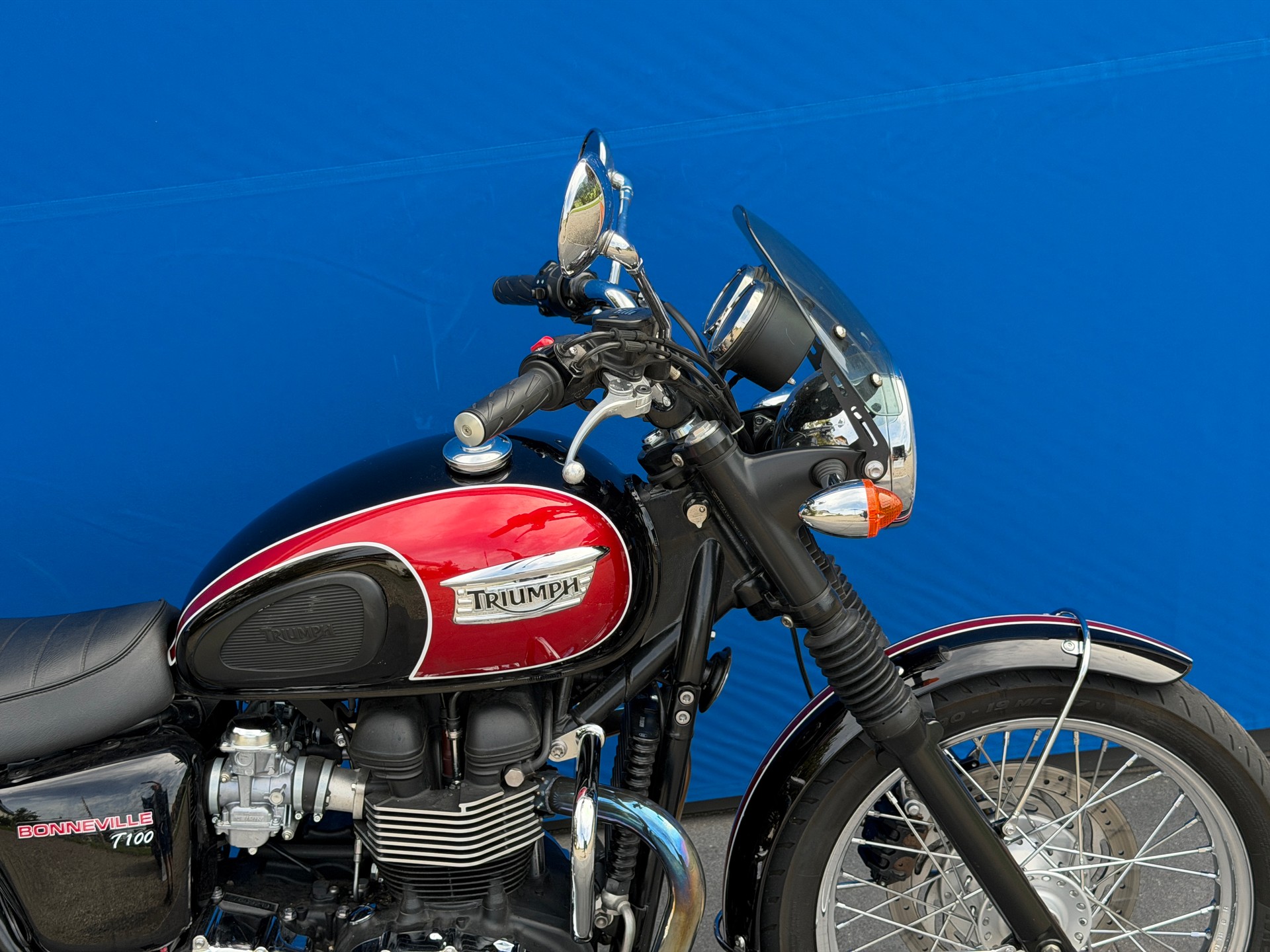TRIUMPH Bonneville 900 i T 100-showroom-element-2