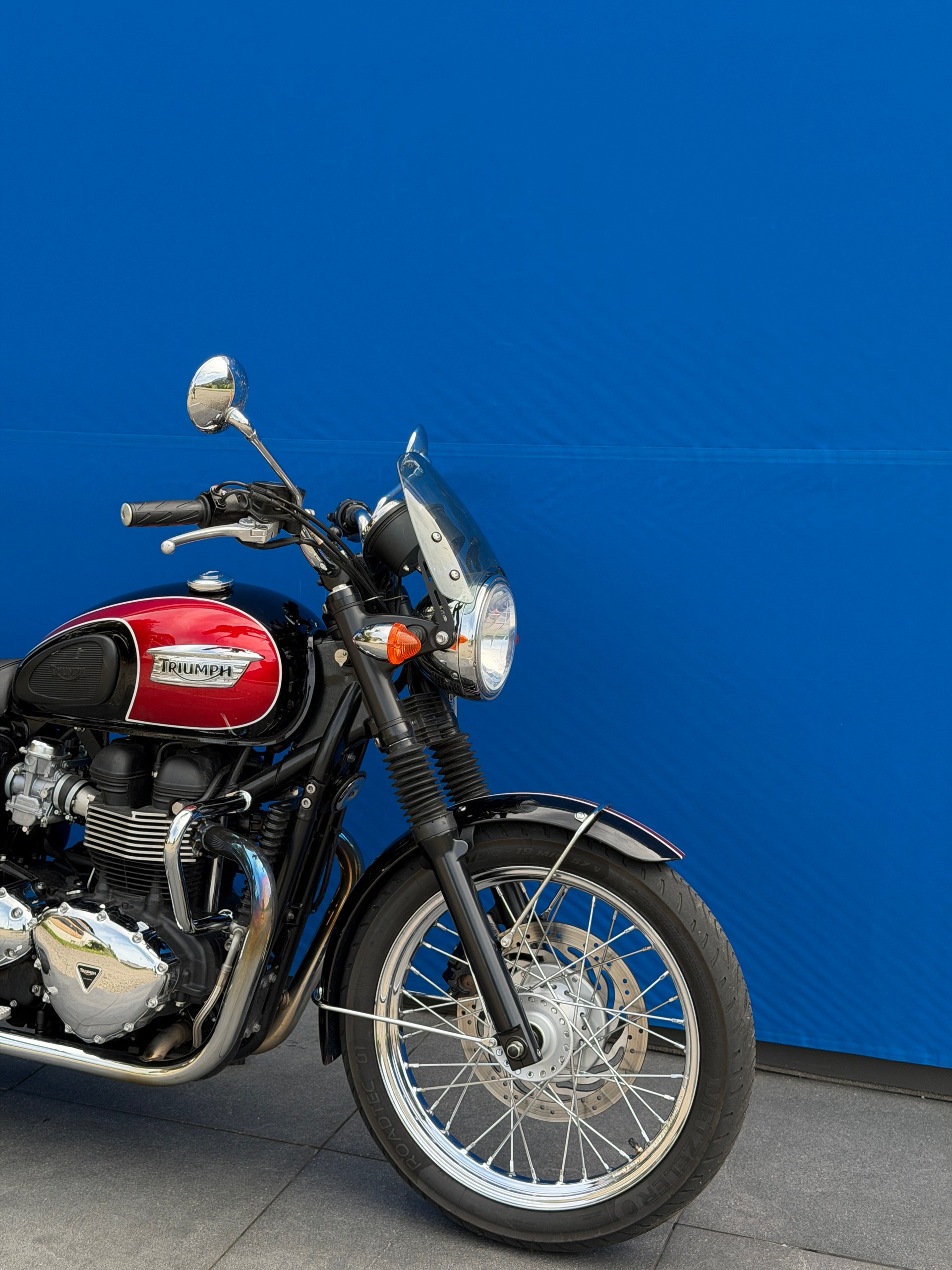 TRIUMPH Bonneville 900 i T 100-showroom-element-1