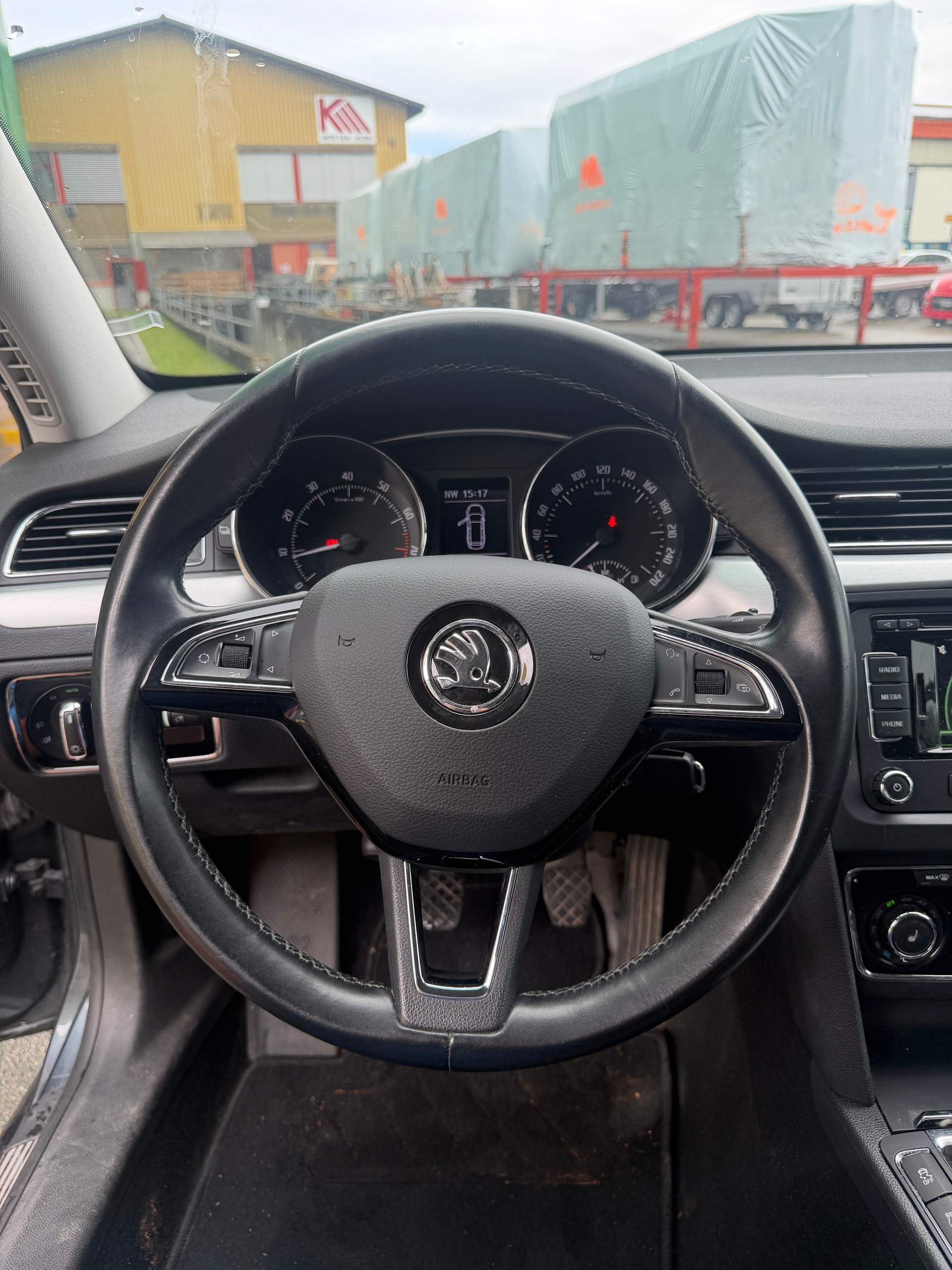SKODA Superb Combi 1.8 TSI Ambition 4x4-image-12