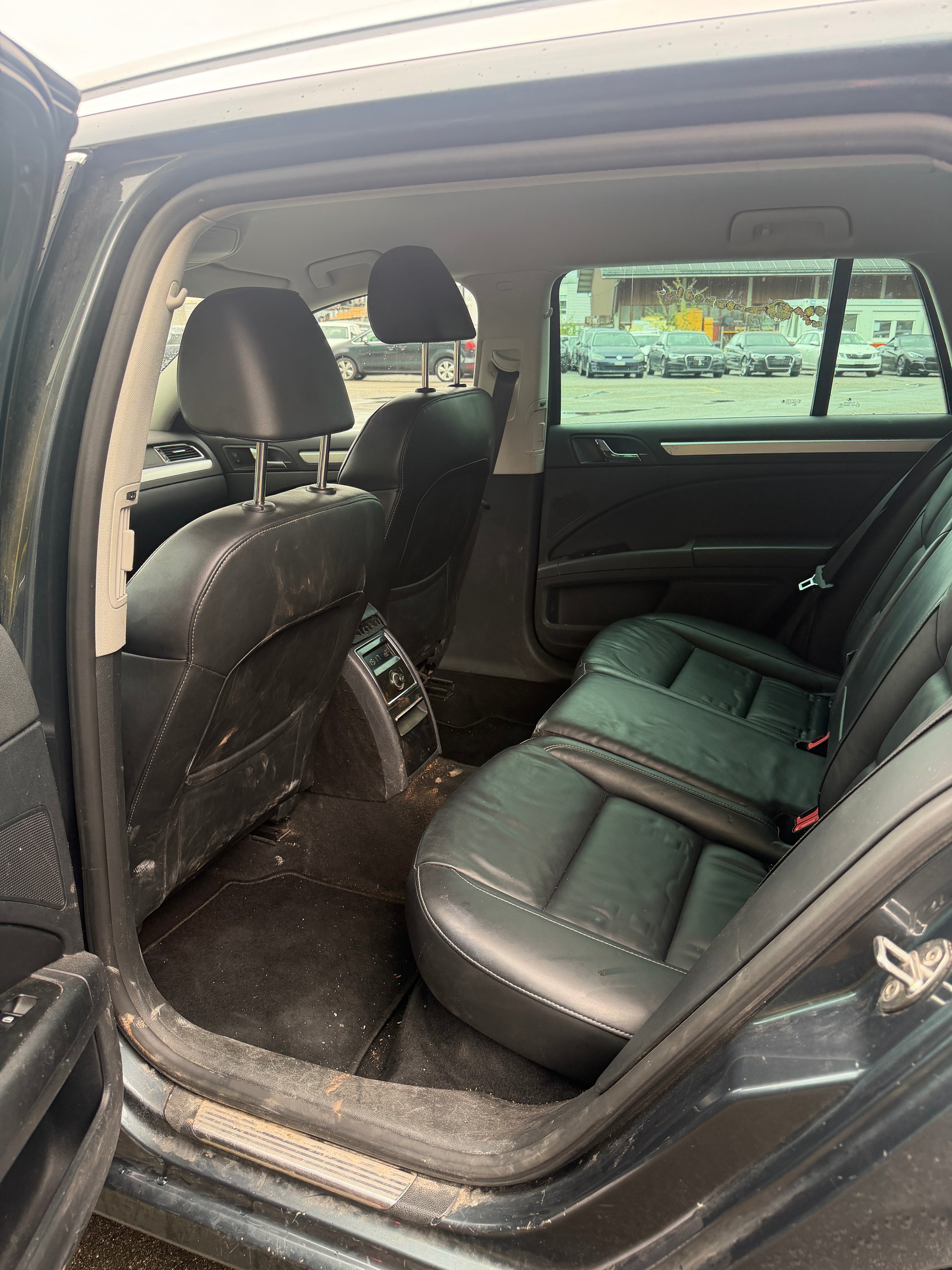 SKODA Superb Combi 1.8 TSI Ambition 4x4-image-13