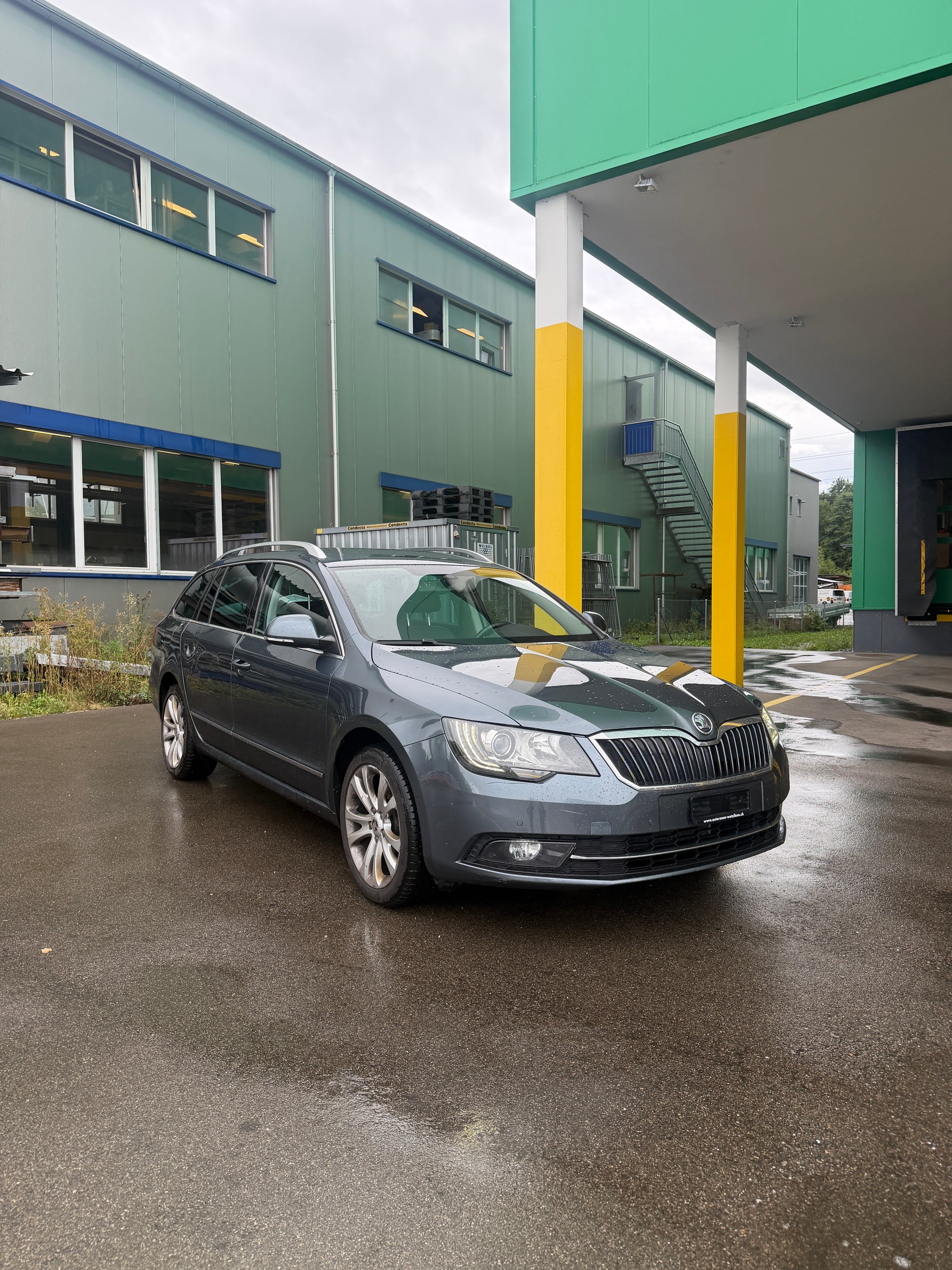 SKODA Superb Combi 1.8 TSI Ambition 4x4-image-0