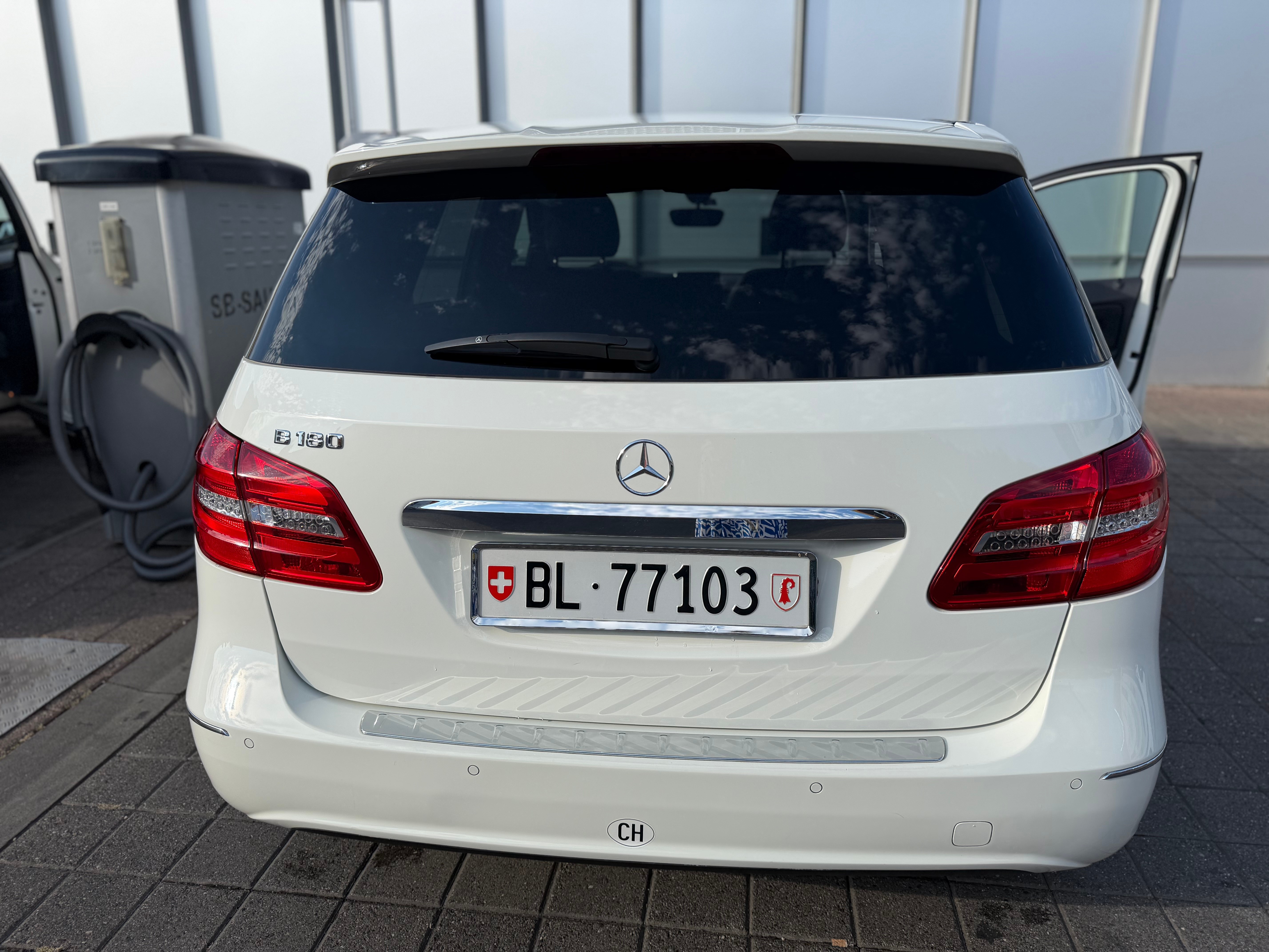 MERCEDES-BENZ B 180 — slika 12