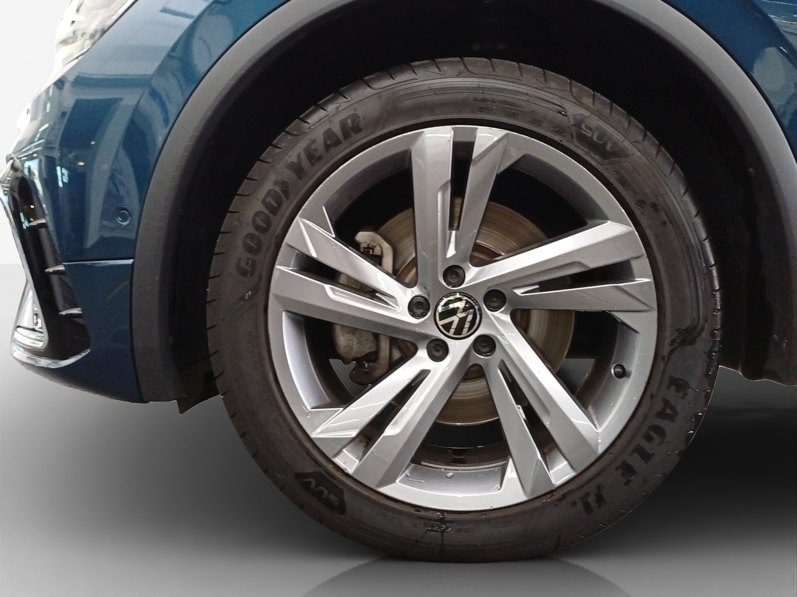 VW Tiguan 2.0 TDI SCR R-Line 4Motion DSG-image-14