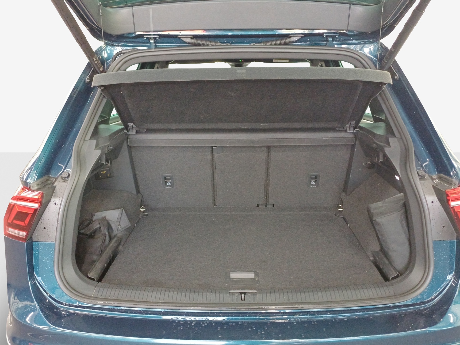 VW Tiguan 2.0 TDI SCR R-Line 4Motion DSG-image-12