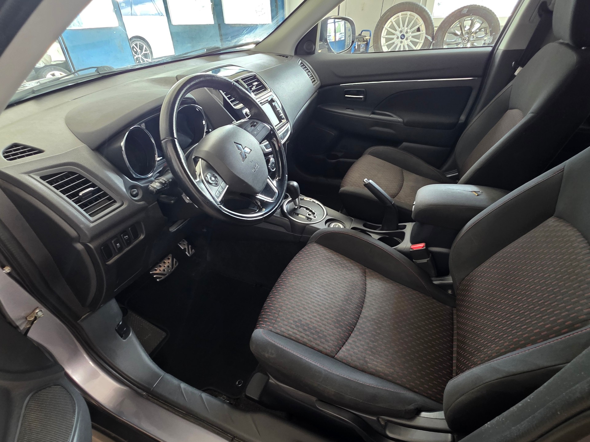 MITSUBISHI ASX 2.2 DID Style 4WD Automatic-image-10