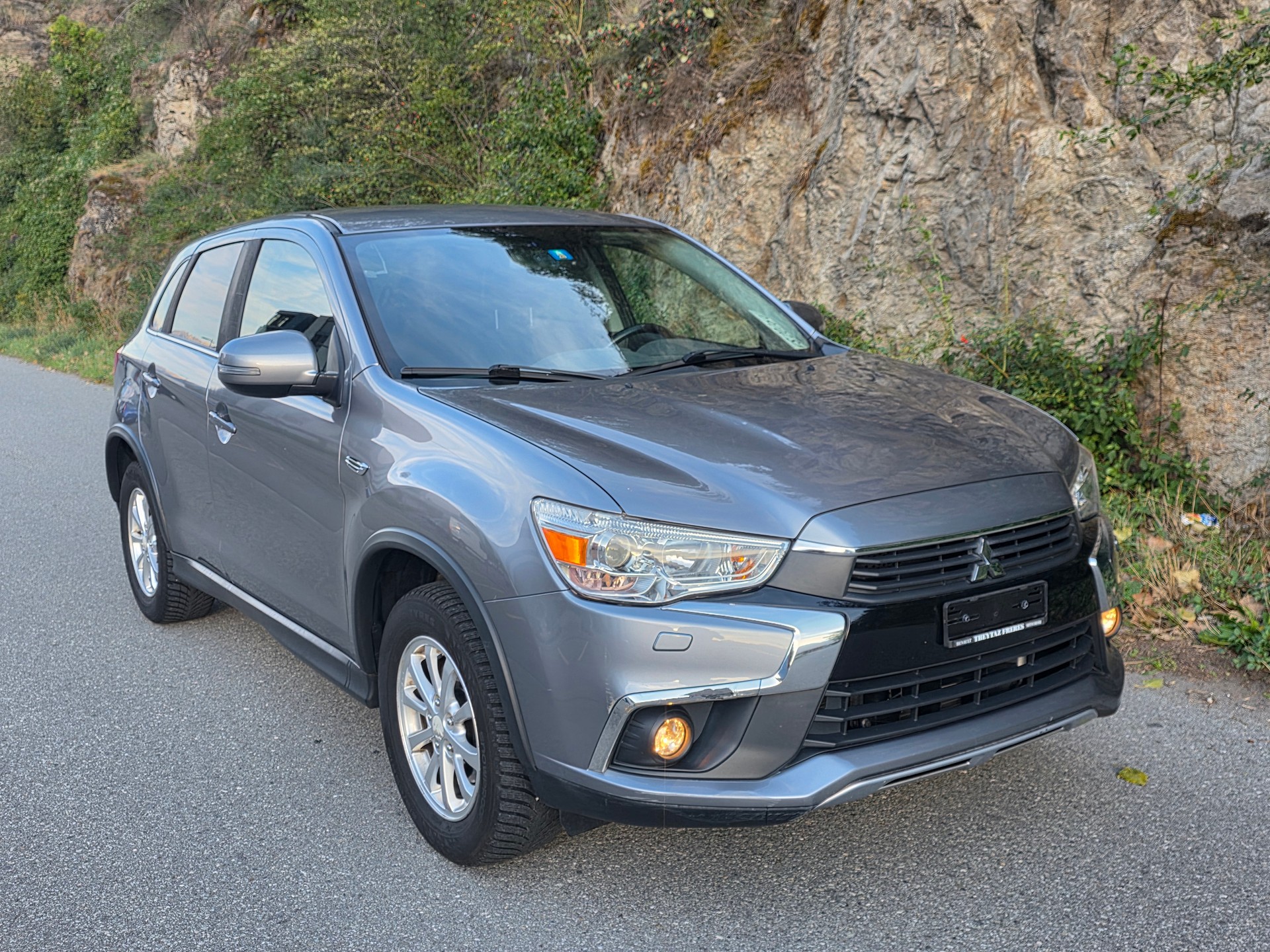 MITSUBISHI ASX 2.2 DID Style 4WD Automatic-image-5