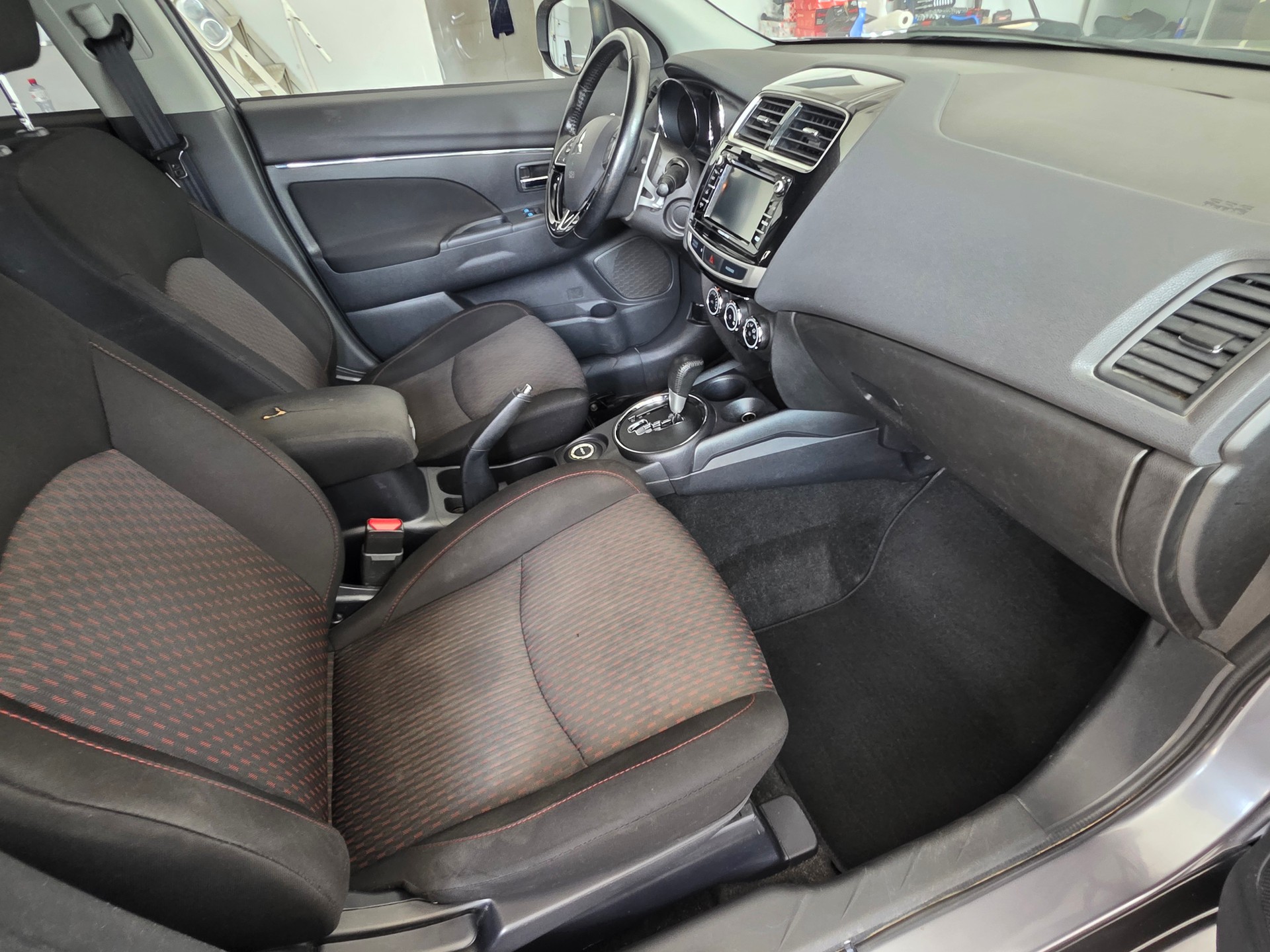 MITSUBISHI ASX 2.2 DID Style 4WD Automatic-image-12